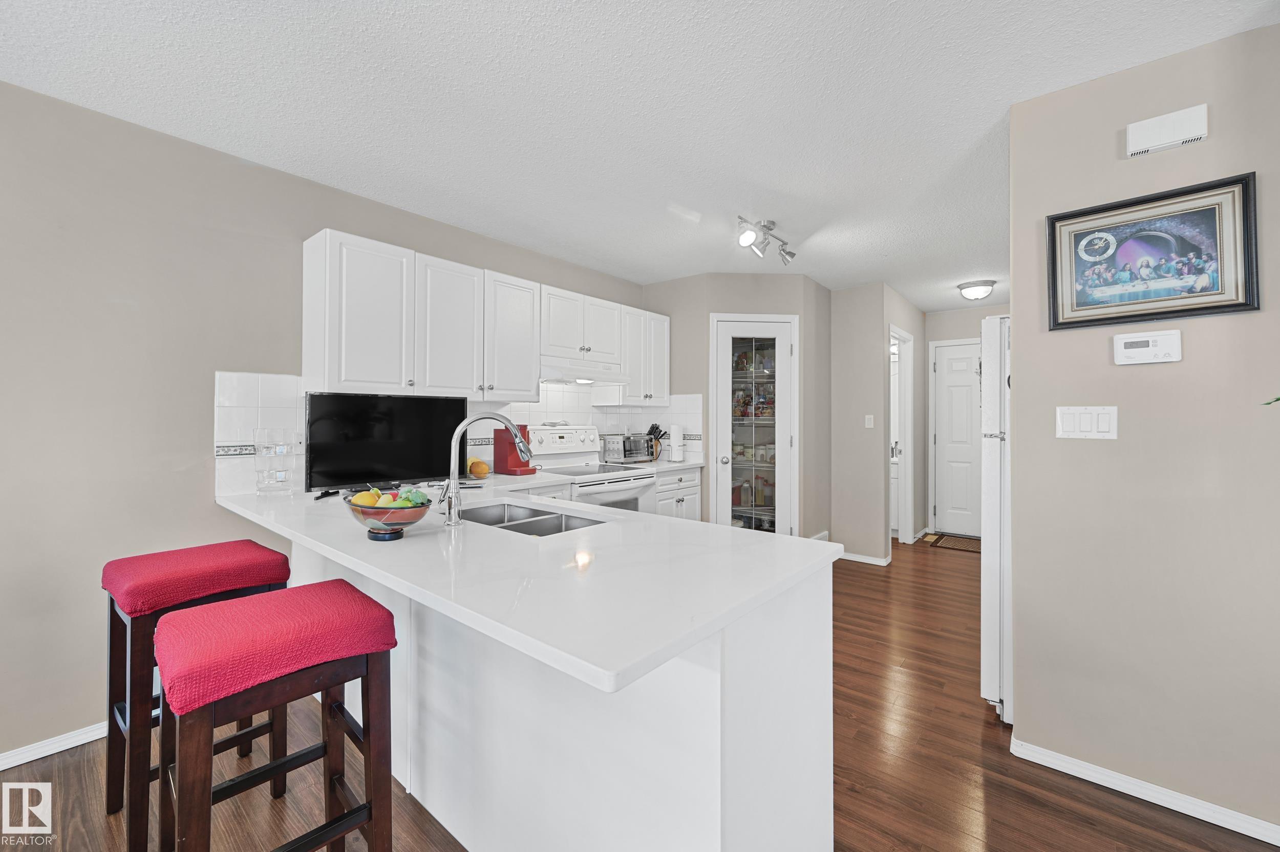 Photo 7 at 3371 25 Avenue NW, Silver Berry, Edmonton