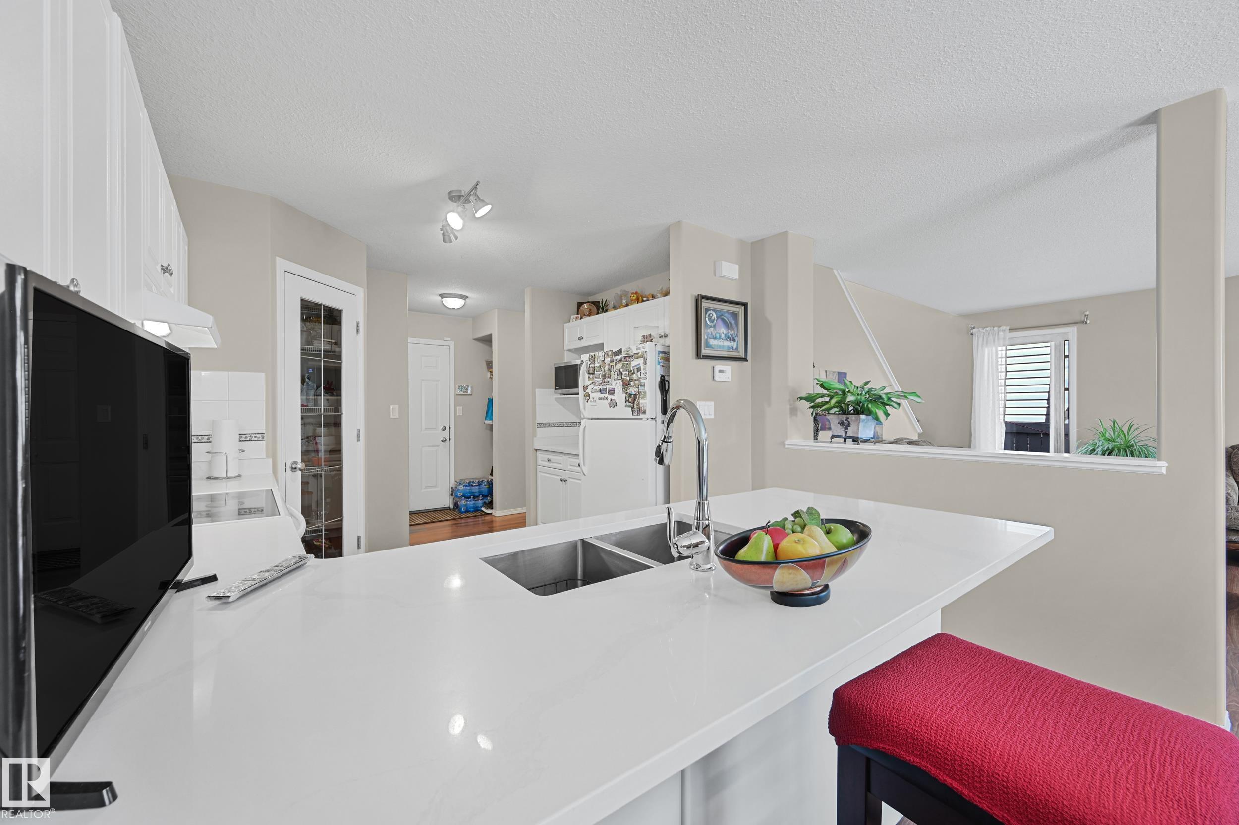 Photo 8 at 3371 25 Avenue NW, Silver Berry, Edmonton