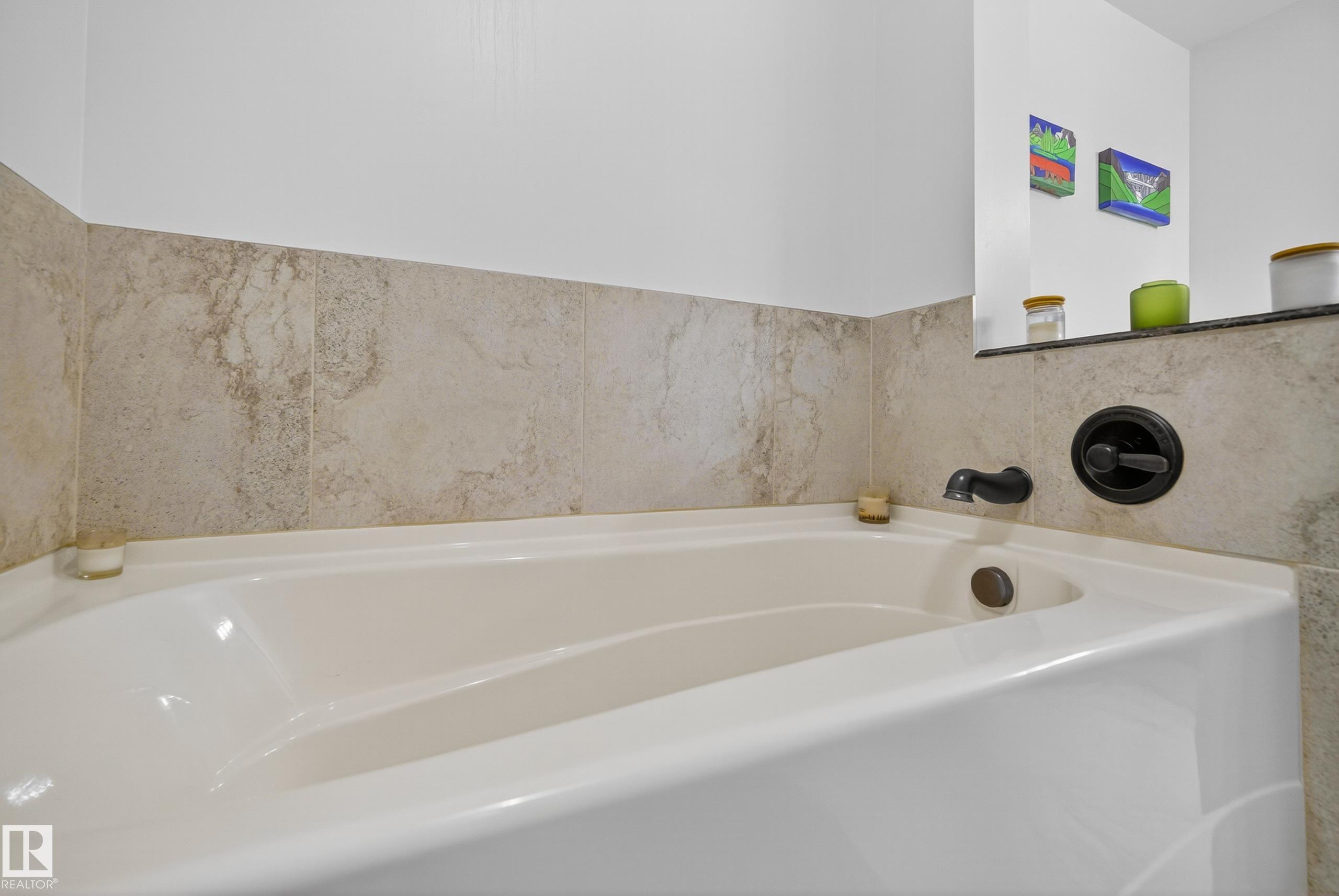 Photo 18 at 603 - 10142 111 Street NW, Wîhkwêntôwin, Edmonton