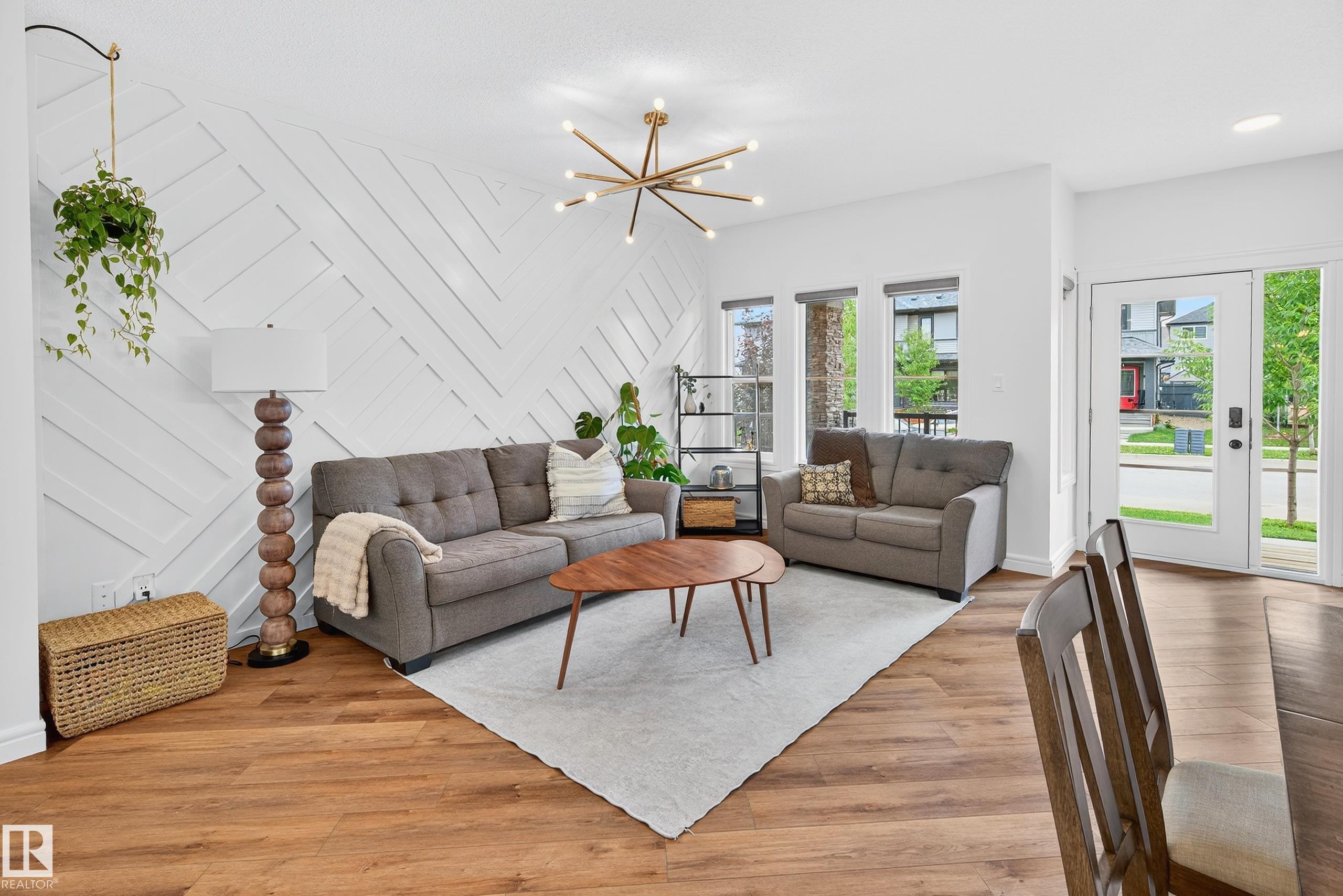 Picture for 1194 KESWICK DR SW