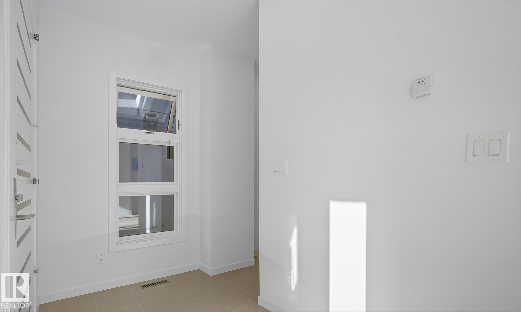 Photo 11 at 14502 103 Avenue NW, Grovenor, Edmonton