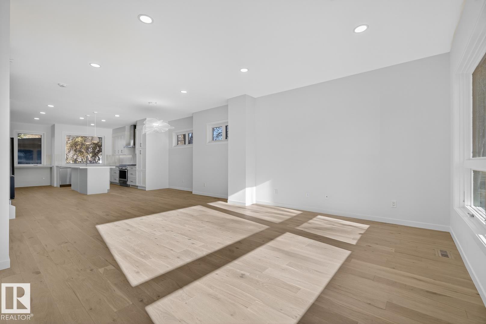 Photo 13 at 14502 103 Avenue NW, Grovenor, Edmonton