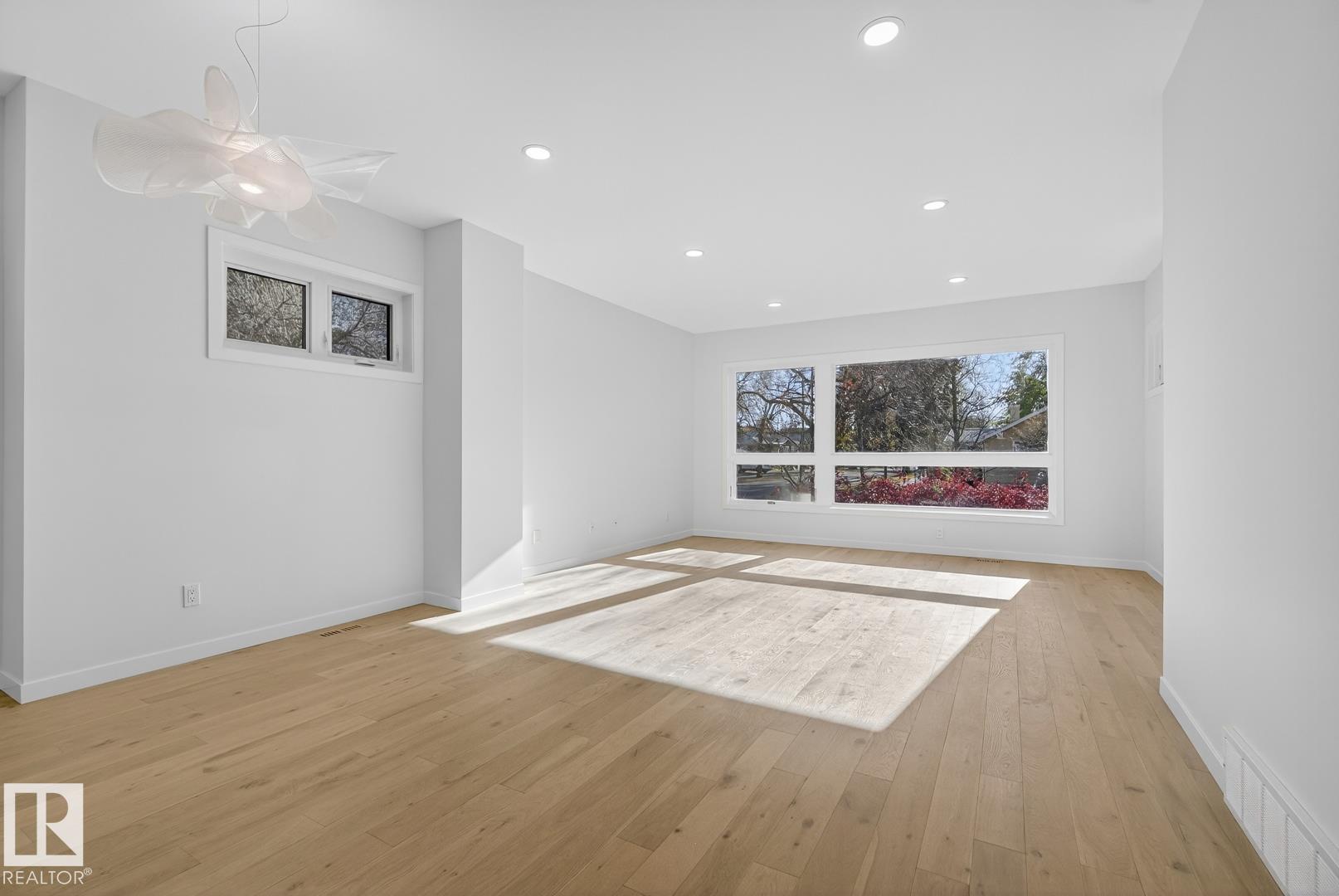 Photo 14 at 14502 103 Avenue NW, Grovenor, Edmonton