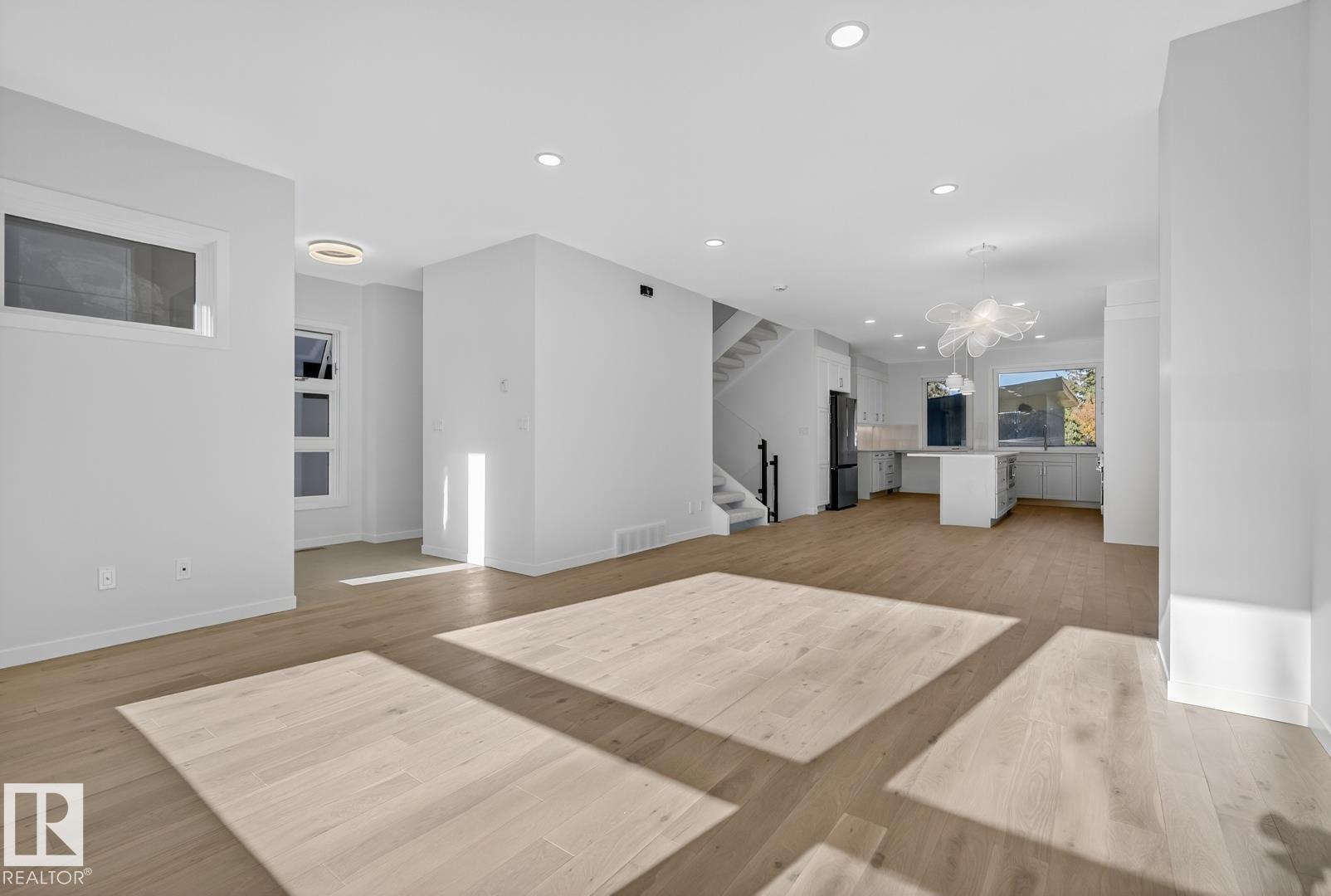 Photo 17 at 14502 103 Avenue NW, Grovenor, Edmonton