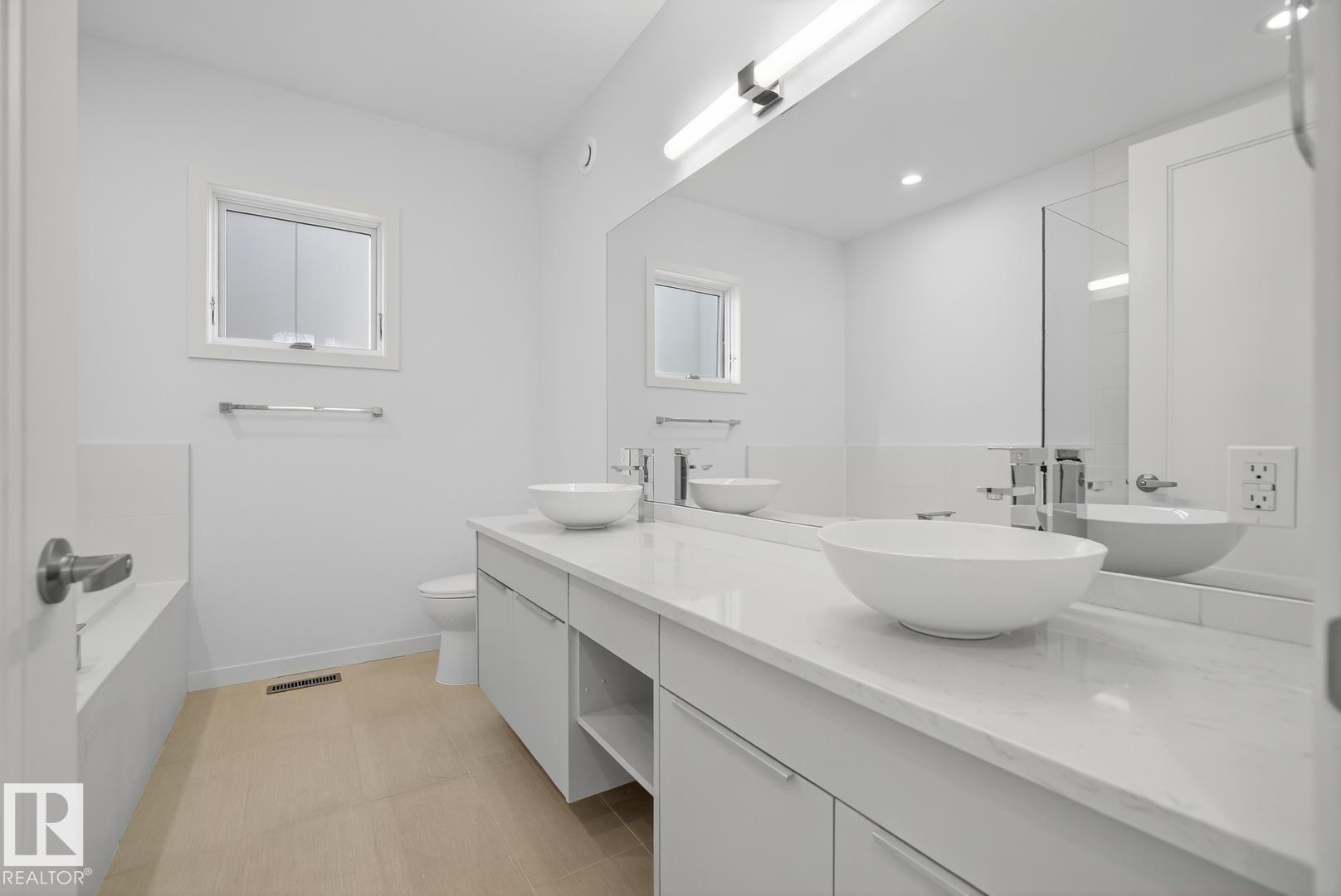 Photo 35 at 14502 103 Avenue NW, Grovenor, Edmonton