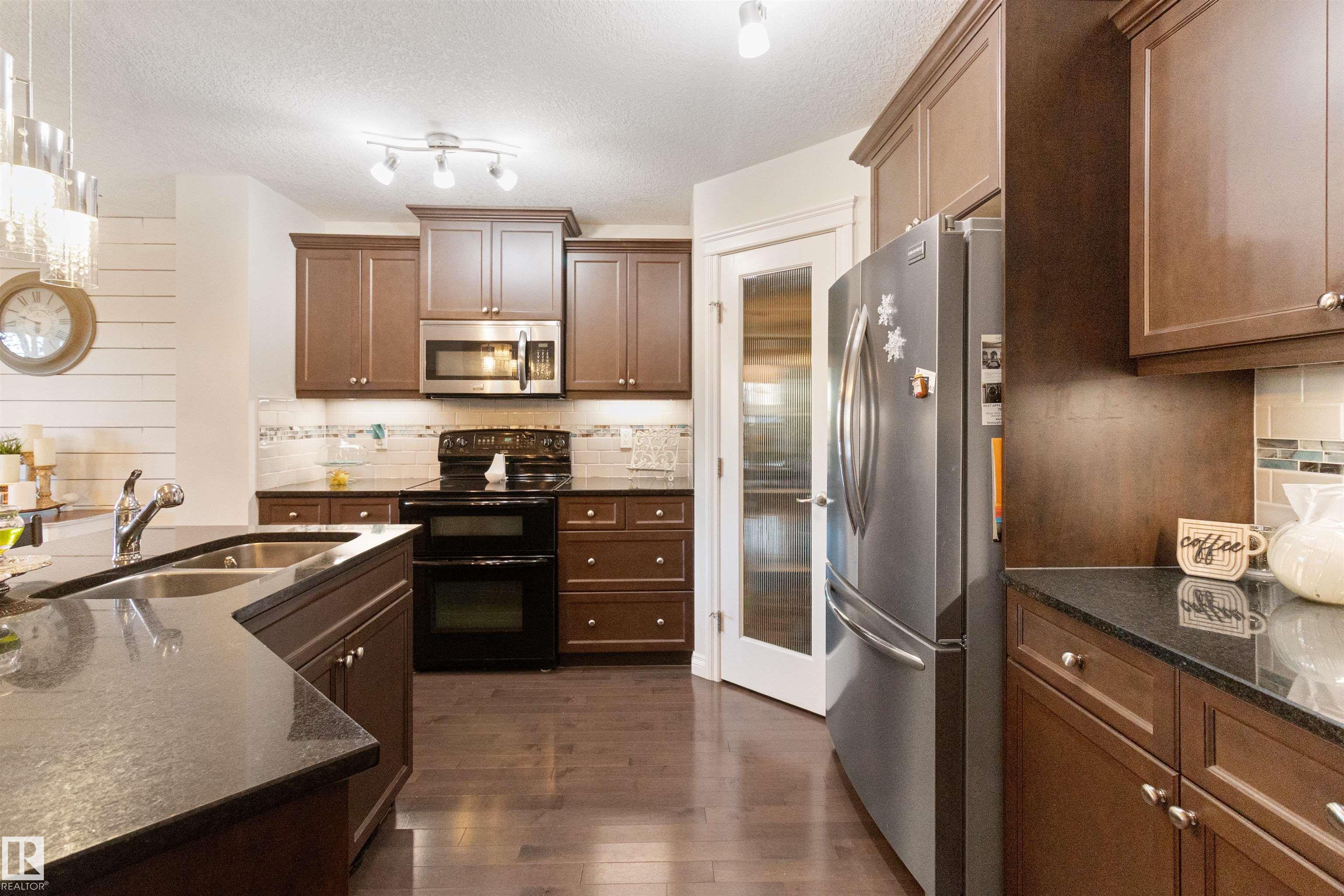 Picture for 17604 10 AV SW