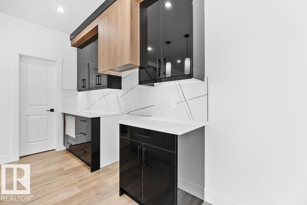 Photo 11 at 207 39 Avenue NW, Maple Crest, Edmonton