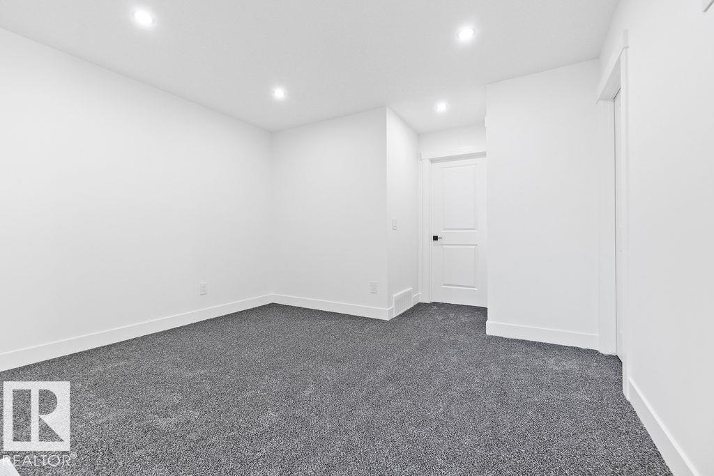 Photo 25 at 207 39 Avenue NW, Maple Crest, Edmonton