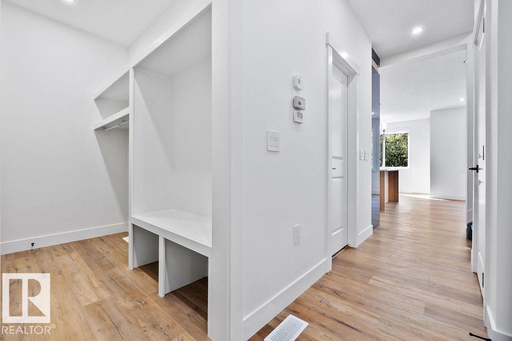 Picture for 207 39 AV NW