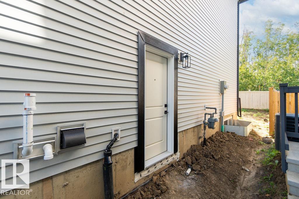 Photo 58 at 207 39 Avenue NW, Maple Crest, Edmonton