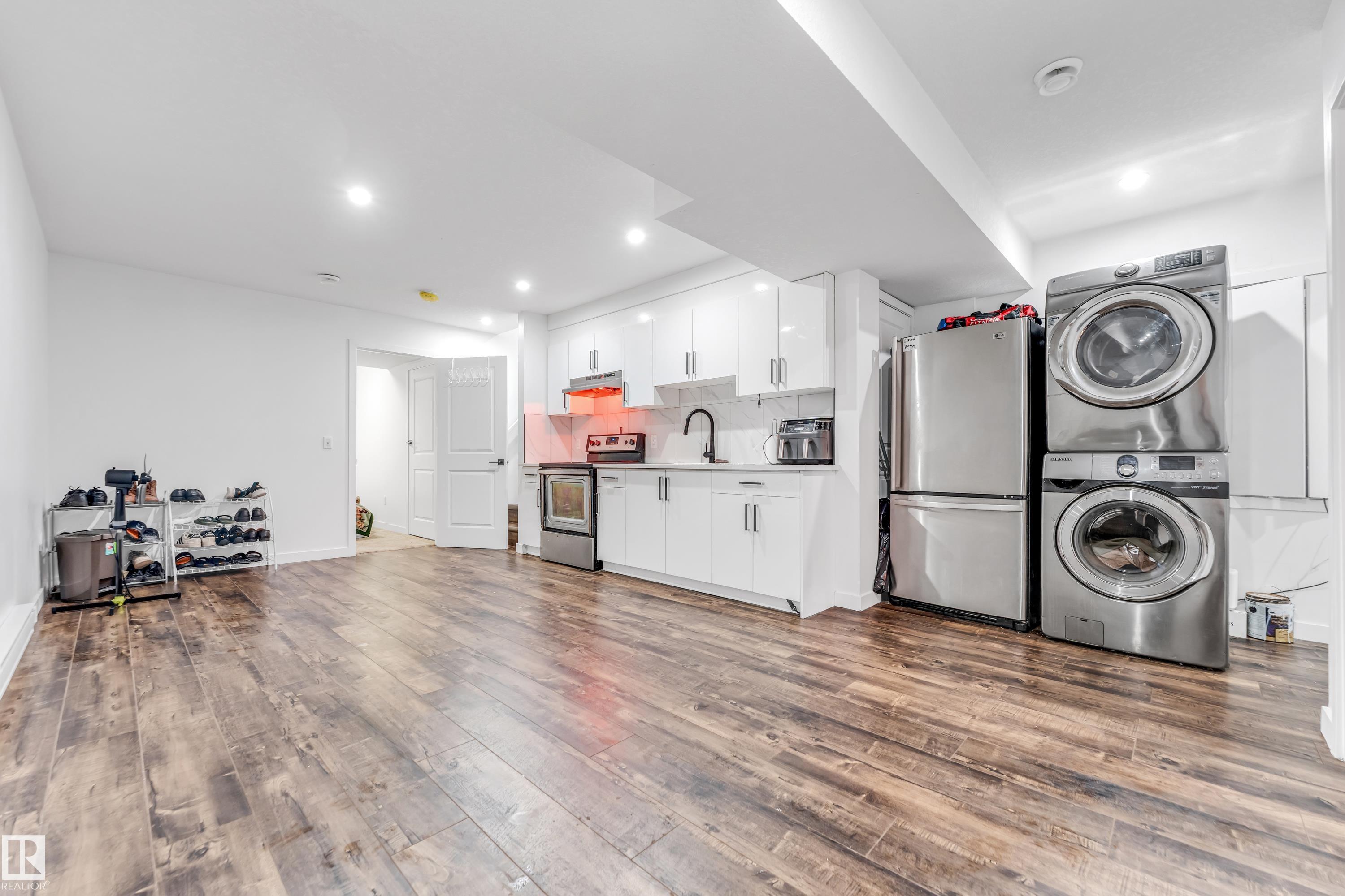 Photo 28 at 2095 Maple Road NW, Maple Crest, Edmonton