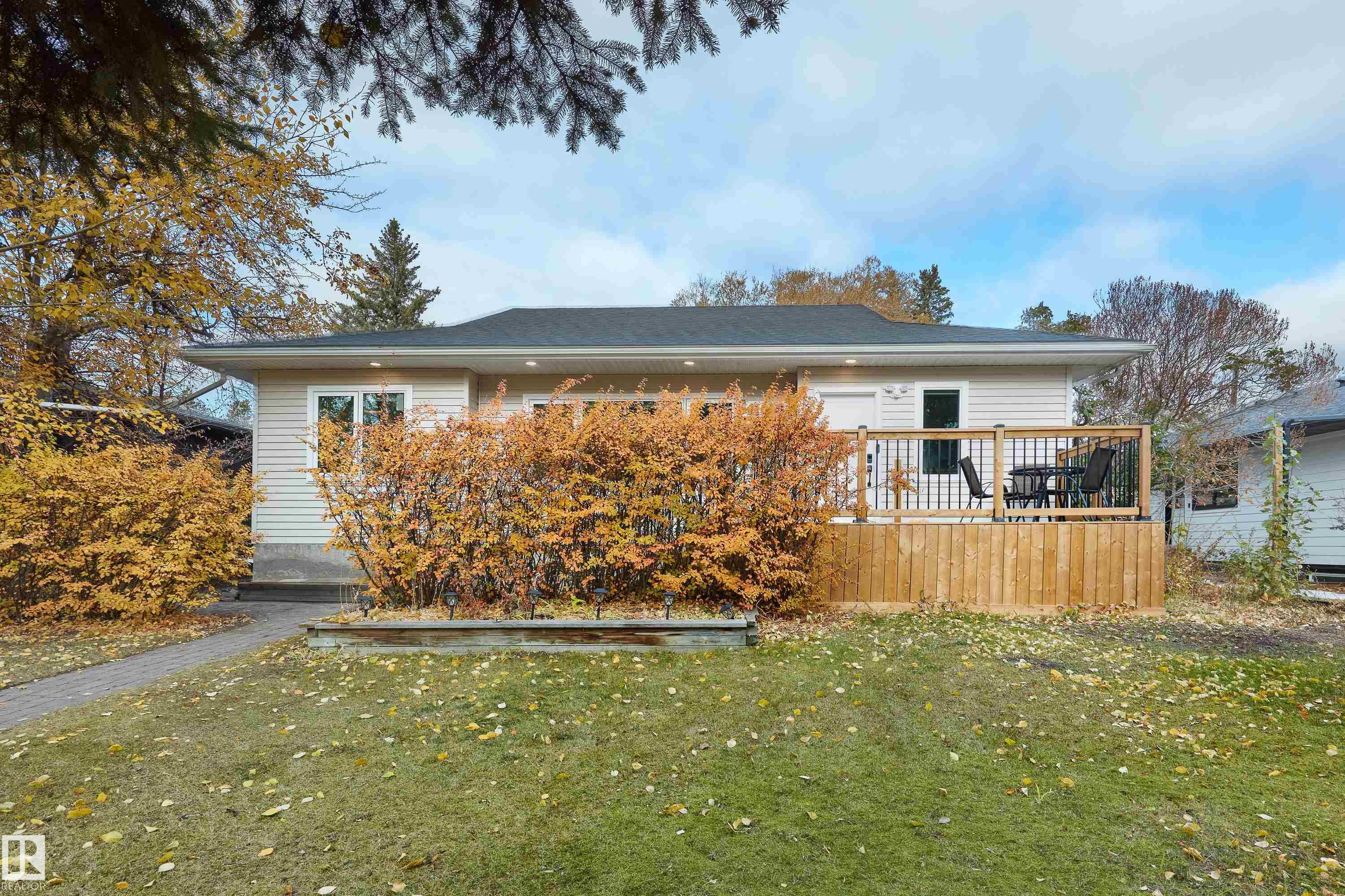 Photo 2 at 11650 72 Avenue NW, Belgravia, Edmonton