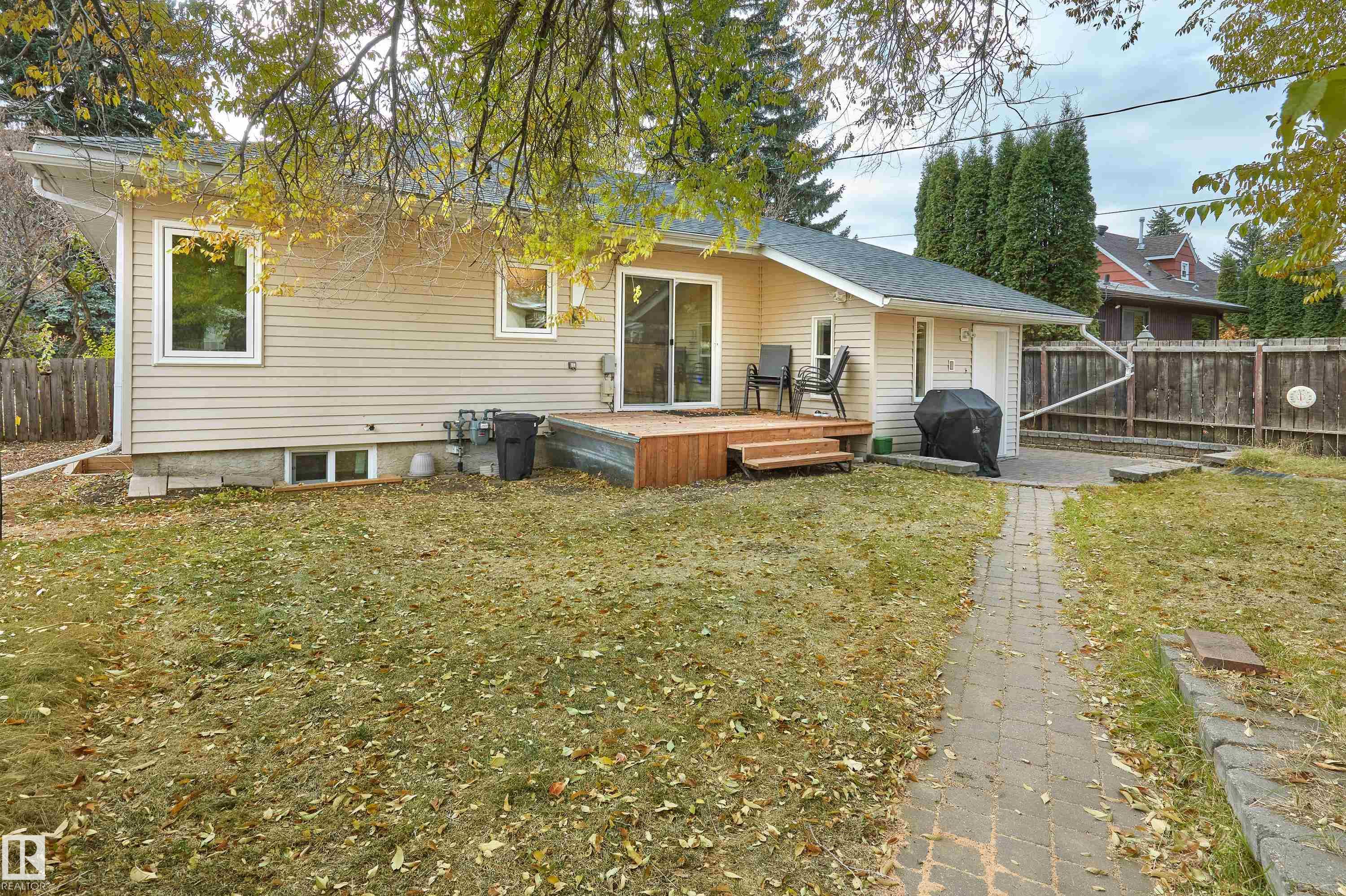 Photo 31 at 11650 72 Avenue NW, Belgravia, Edmonton