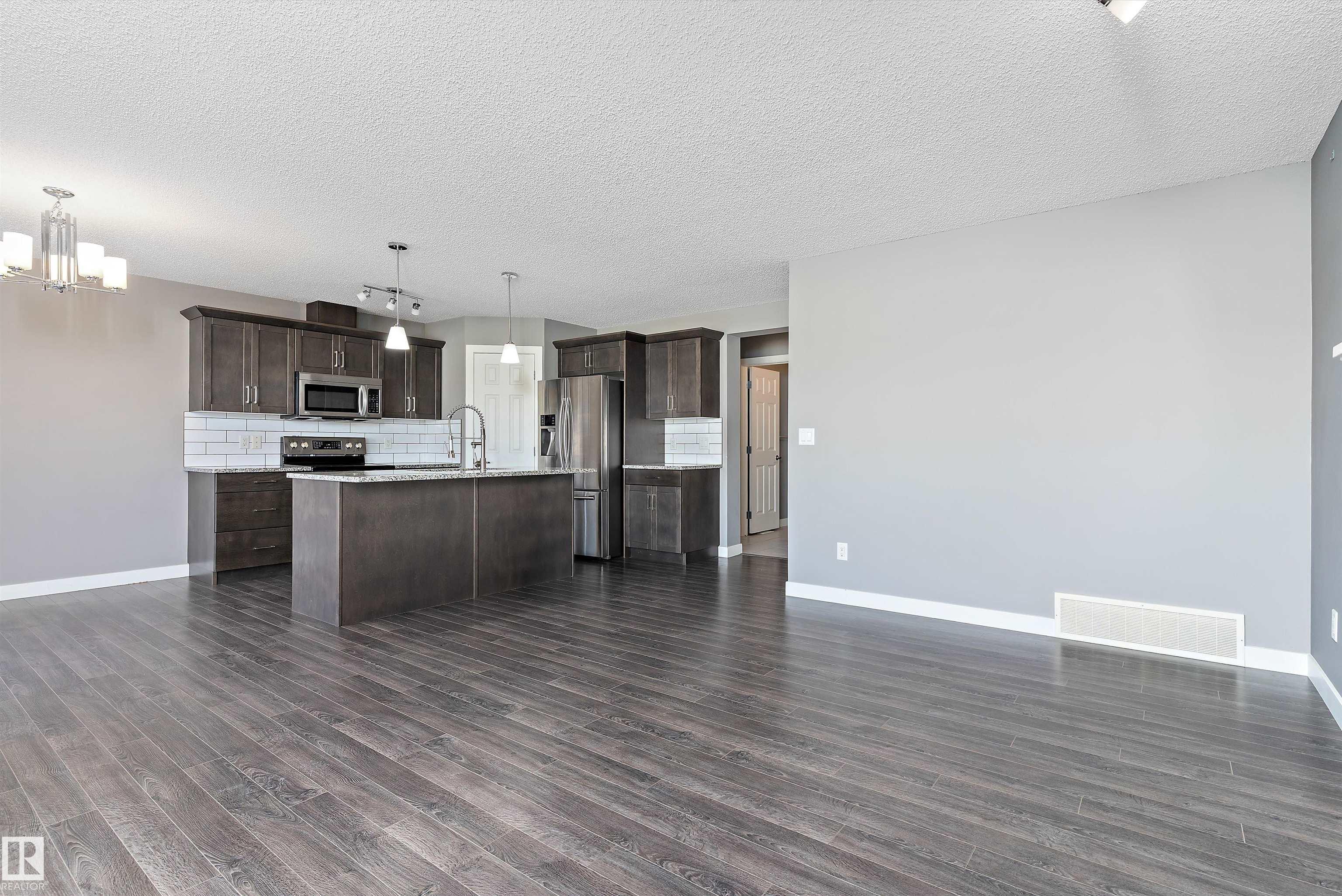 Photo 14 at 3520 49 Avenue, Forest Heights, Beaumont