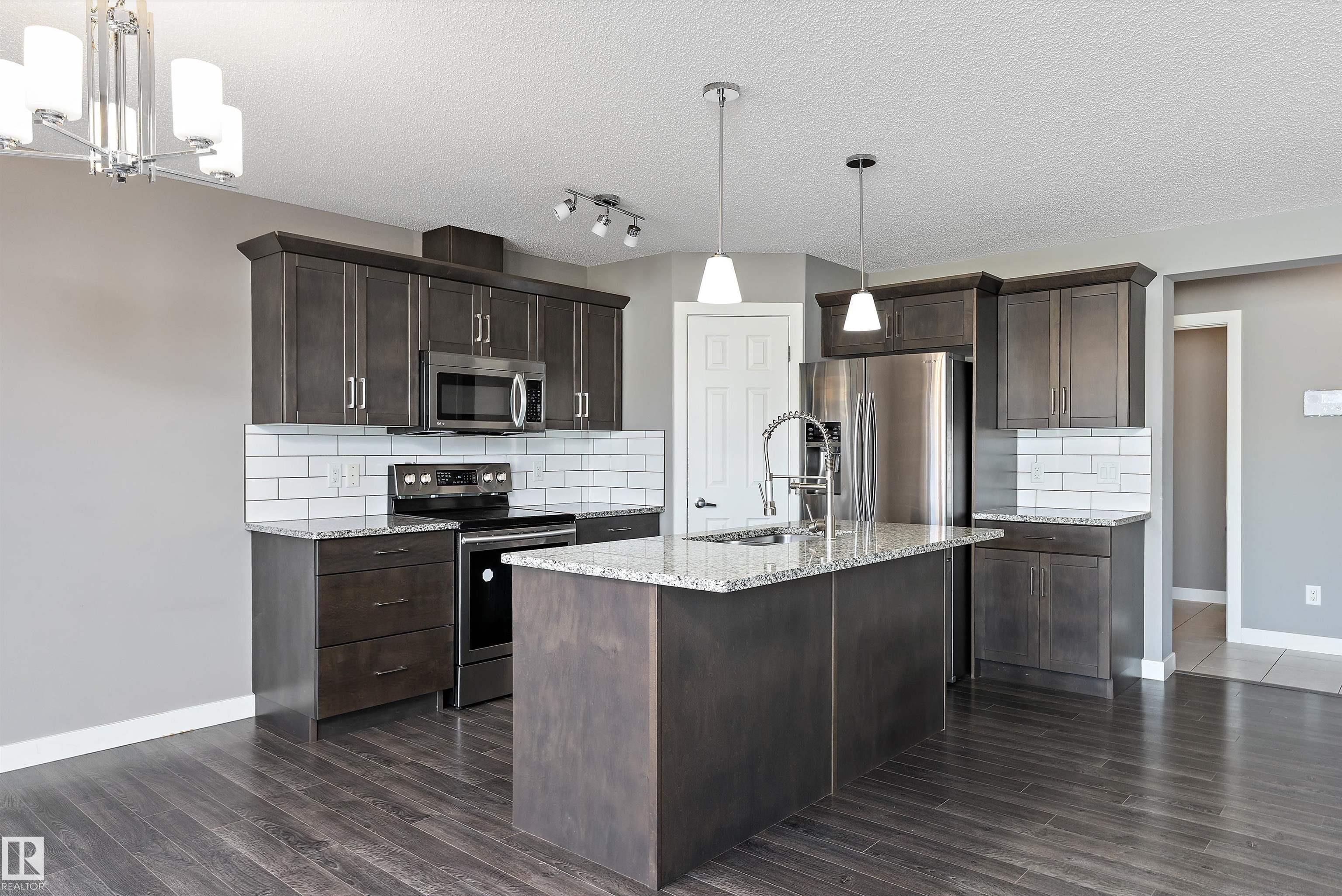 Photo 8 at 3520 49 Avenue, Forest Heights, Beaumont