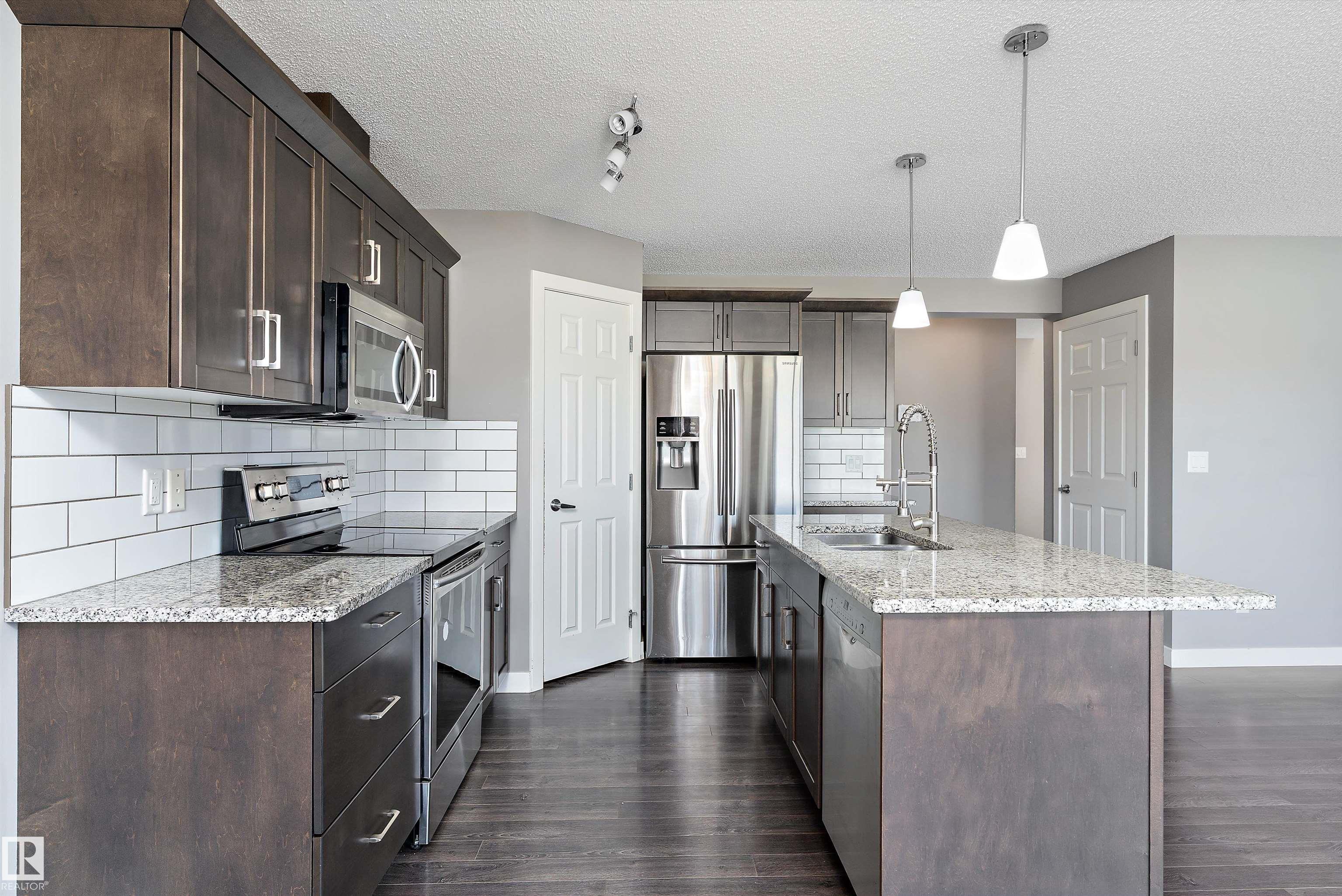 Photo 9 at 3520 49 Avenue, Forest Heights, Beaumont