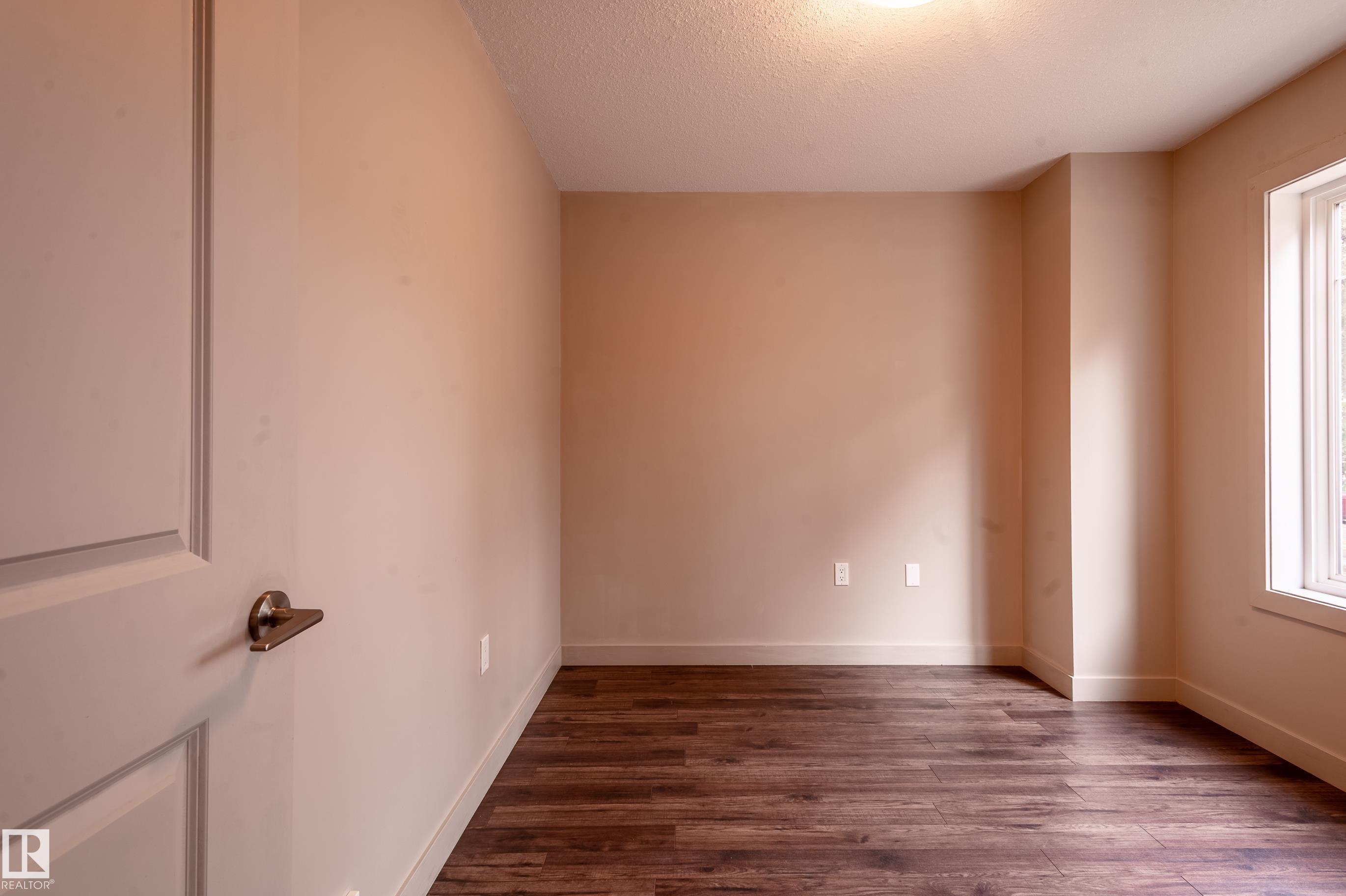 Photo 5 at 12126 65 Street NW, Montrose, Edmonton