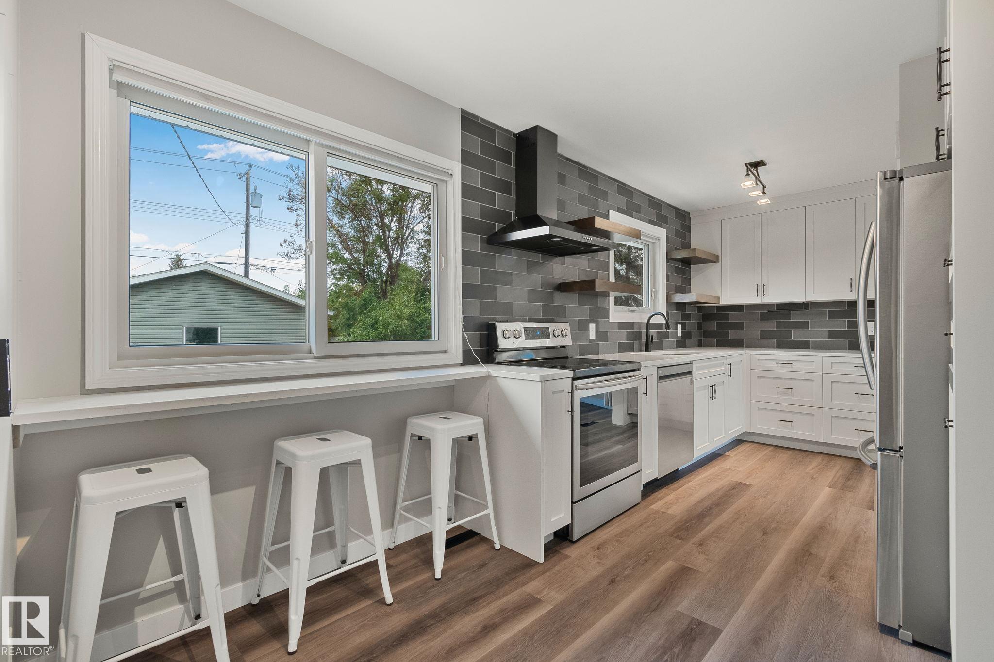 Photo 13 at 10324 50 Street NW, Fulton Place, Edmonton