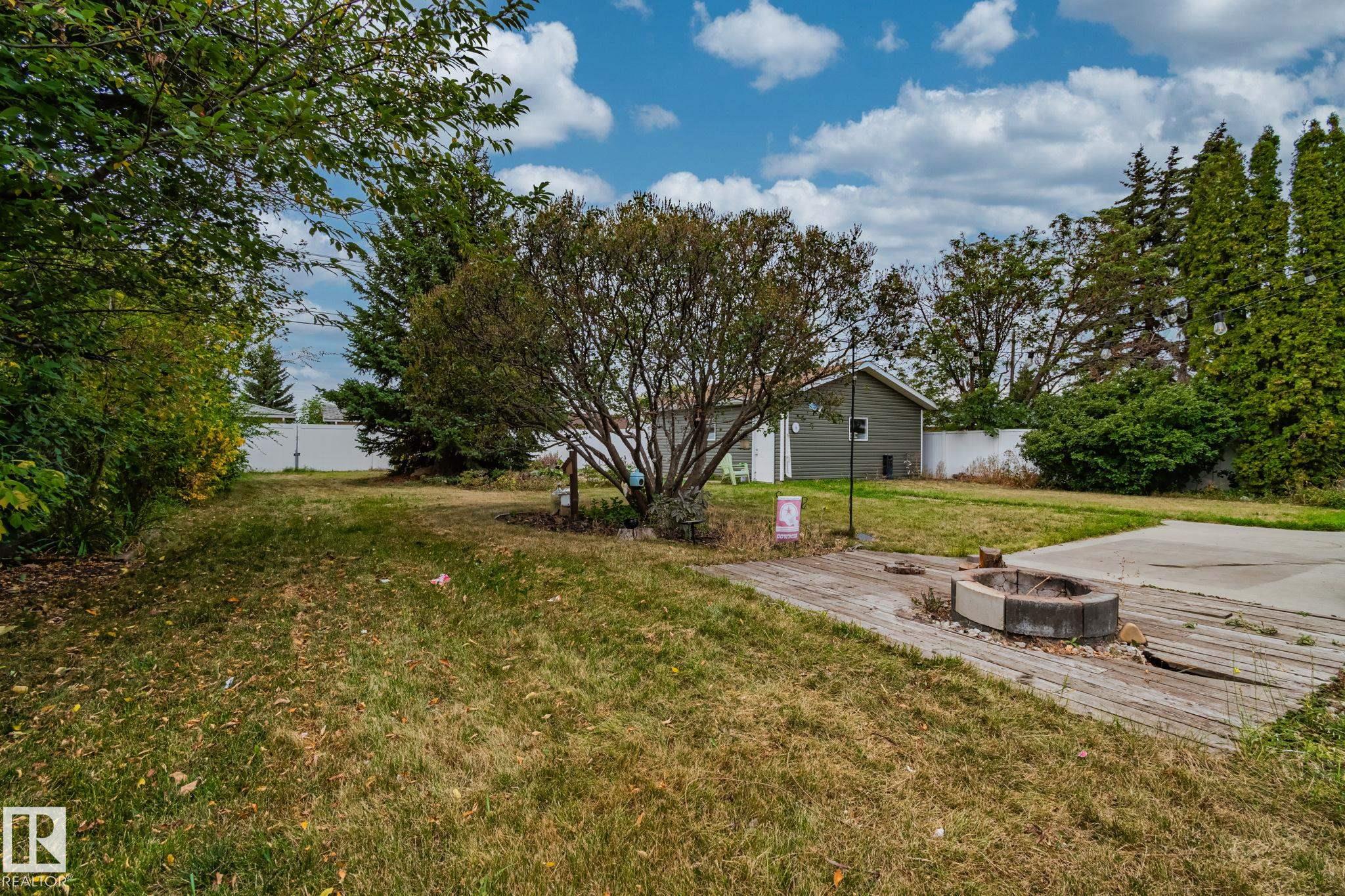 Photo 3 at 10324 50 Street NW, Fulton Place, Edmonton