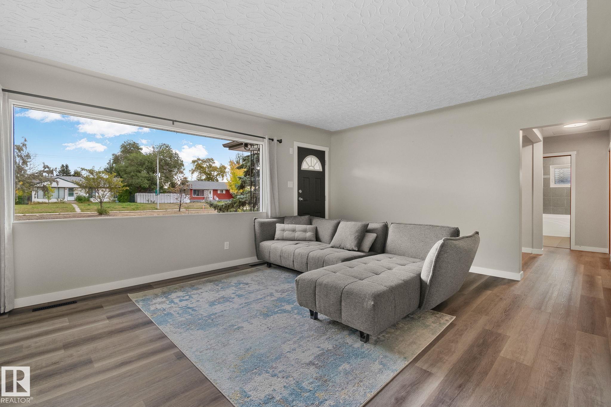 Photo 4 at 10324 50 Street NW, Fulton Place, Edmonton