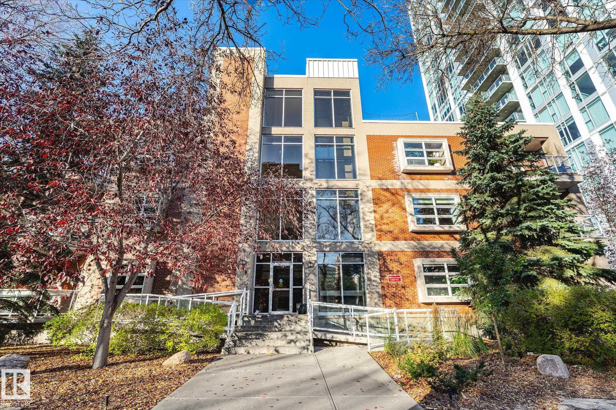 303 - 9910 111 Street NW, Wîhkwêntôwin, Edmonton 