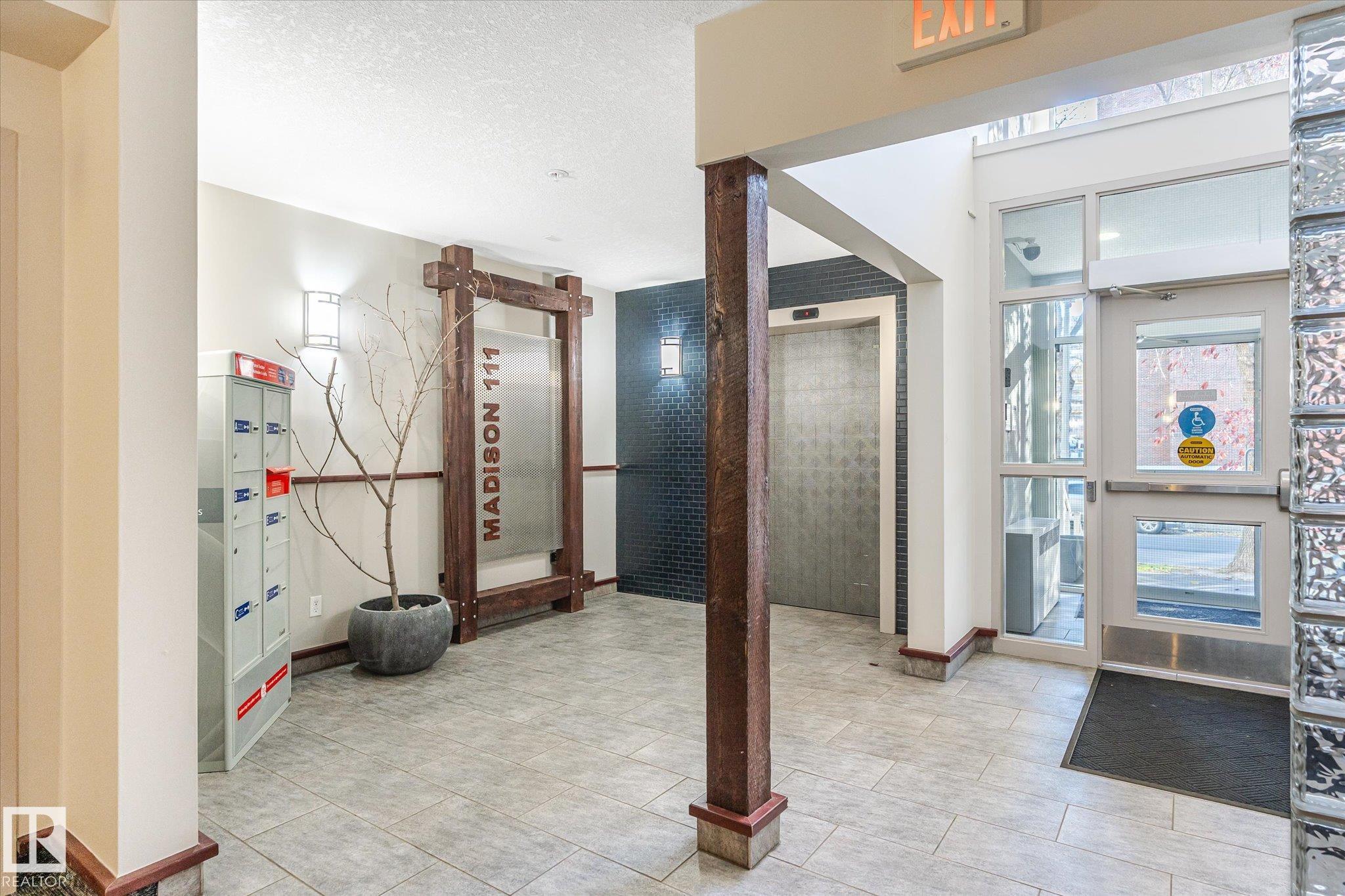 Photo 11 at 303 - 9910 111 Street NW, Wîhkwêntôwin, Edmonton