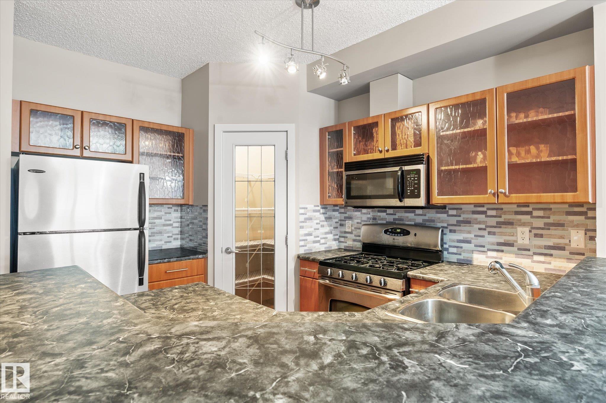 Photo 20 at 303 - 9910 111 Street NW, Wîhkwêntôwin, Edmonton