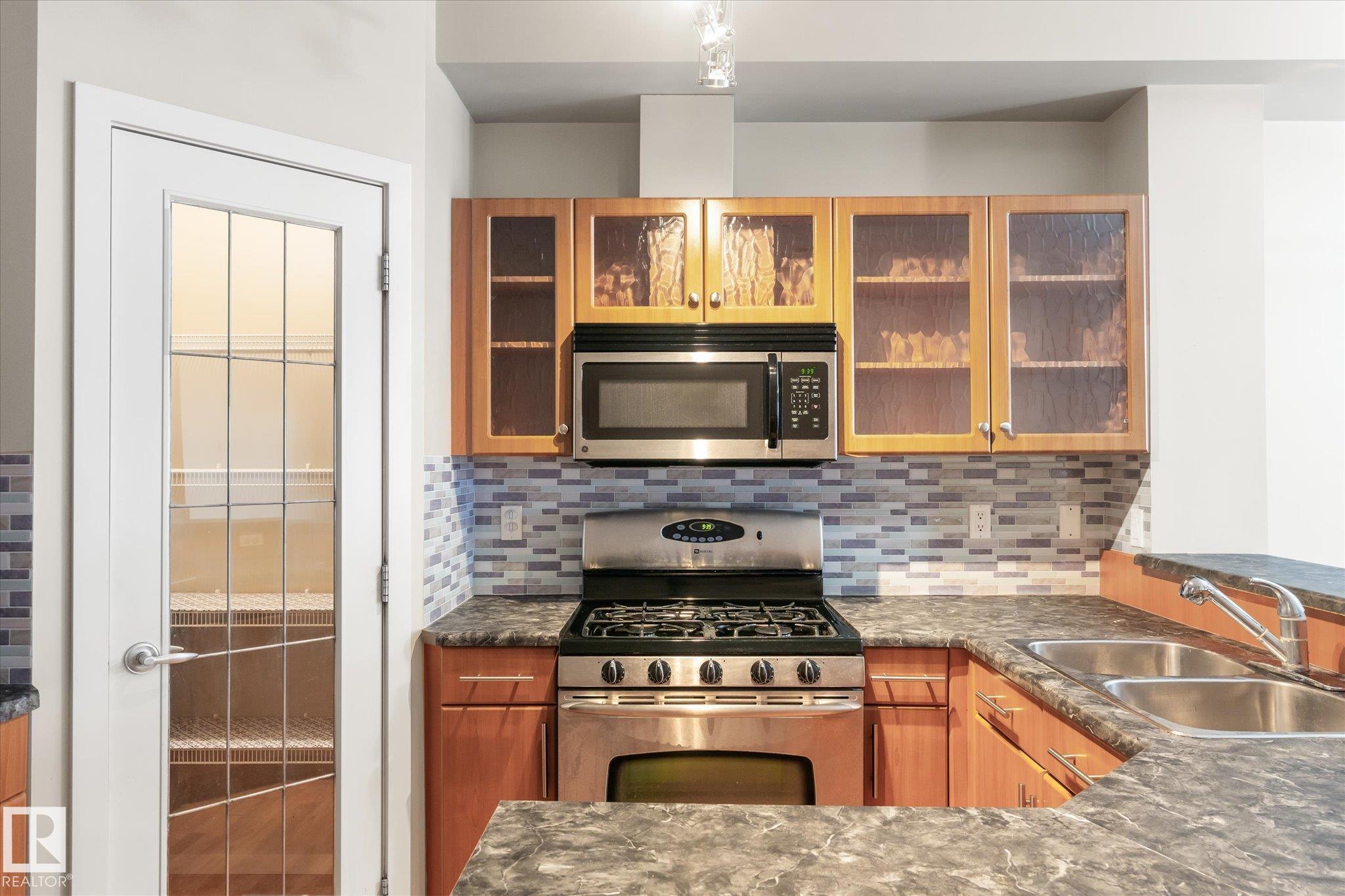 Photo 21 at 303 - 9910 111 Street NW, Wîhkwêntôwin, Edmonton