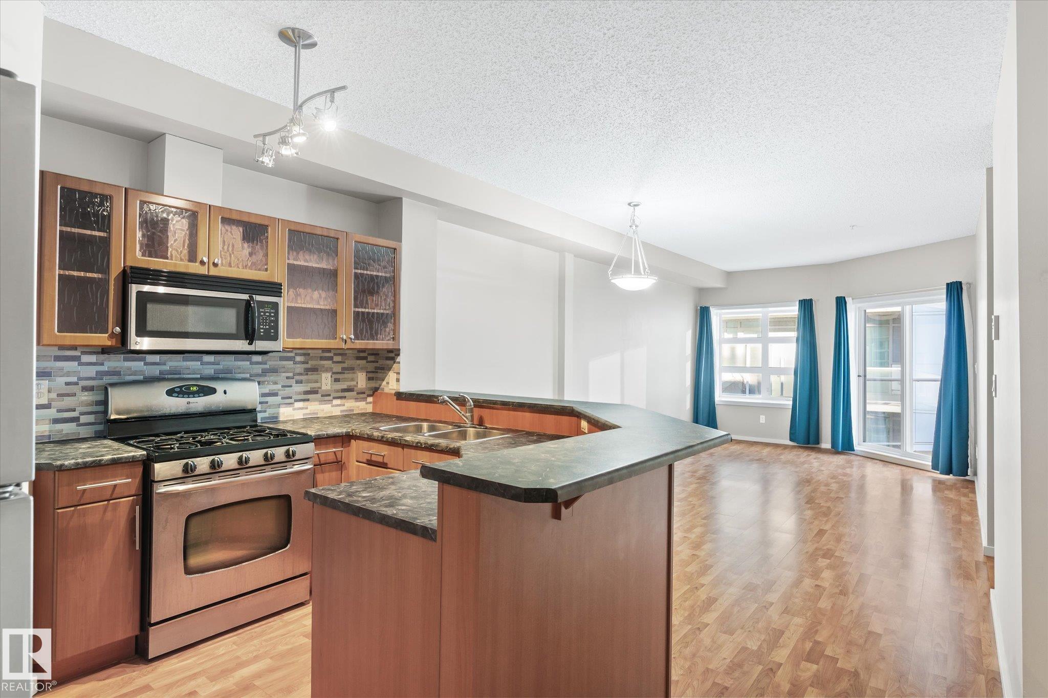 Photo 22 at 303 - 9910 111 Street NW, Wîhkwêntôwin, Edmonton