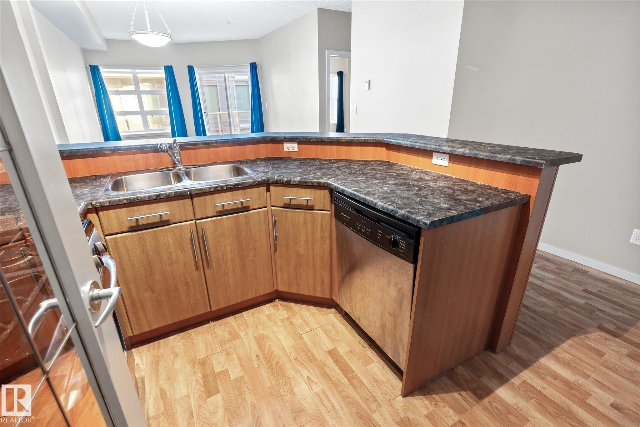 Photo 23 at 303 - 9910 111 Street NW, Wîhkwêntôwin, Edmonton