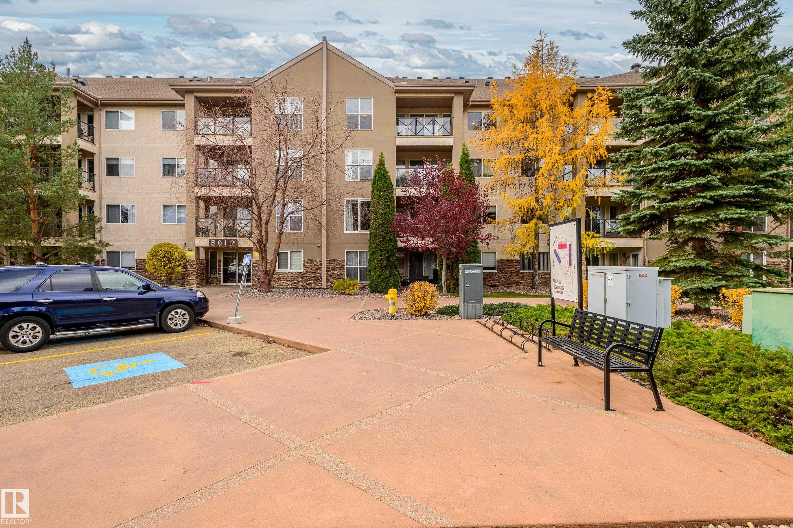 Photo 2 at 401 - 8912 156 Street NW, Meadowlark Park, Edmonton