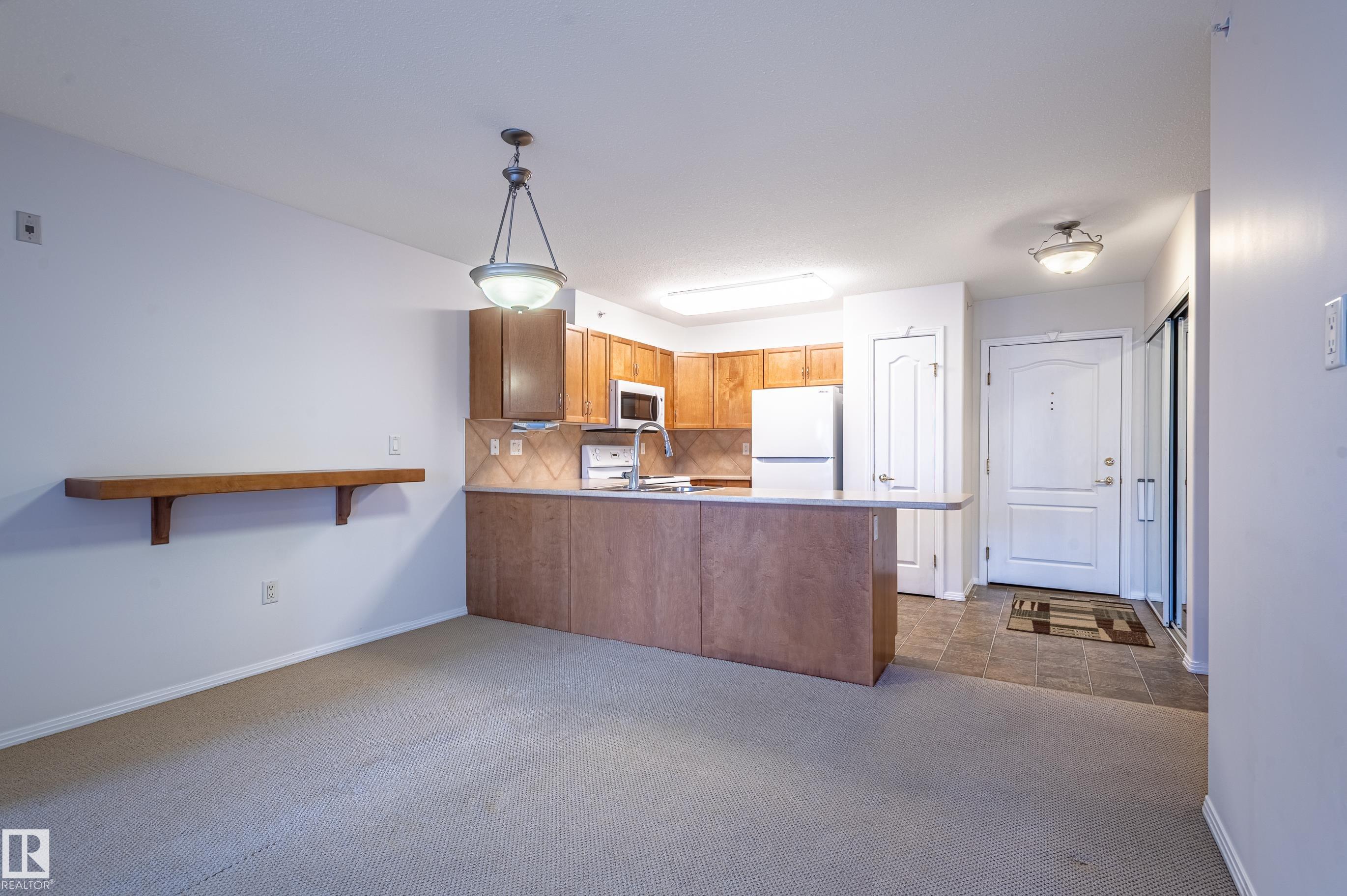 Photo 12 at 401 - 8912 156 Street NW, Meadowlark Park, Edmonton