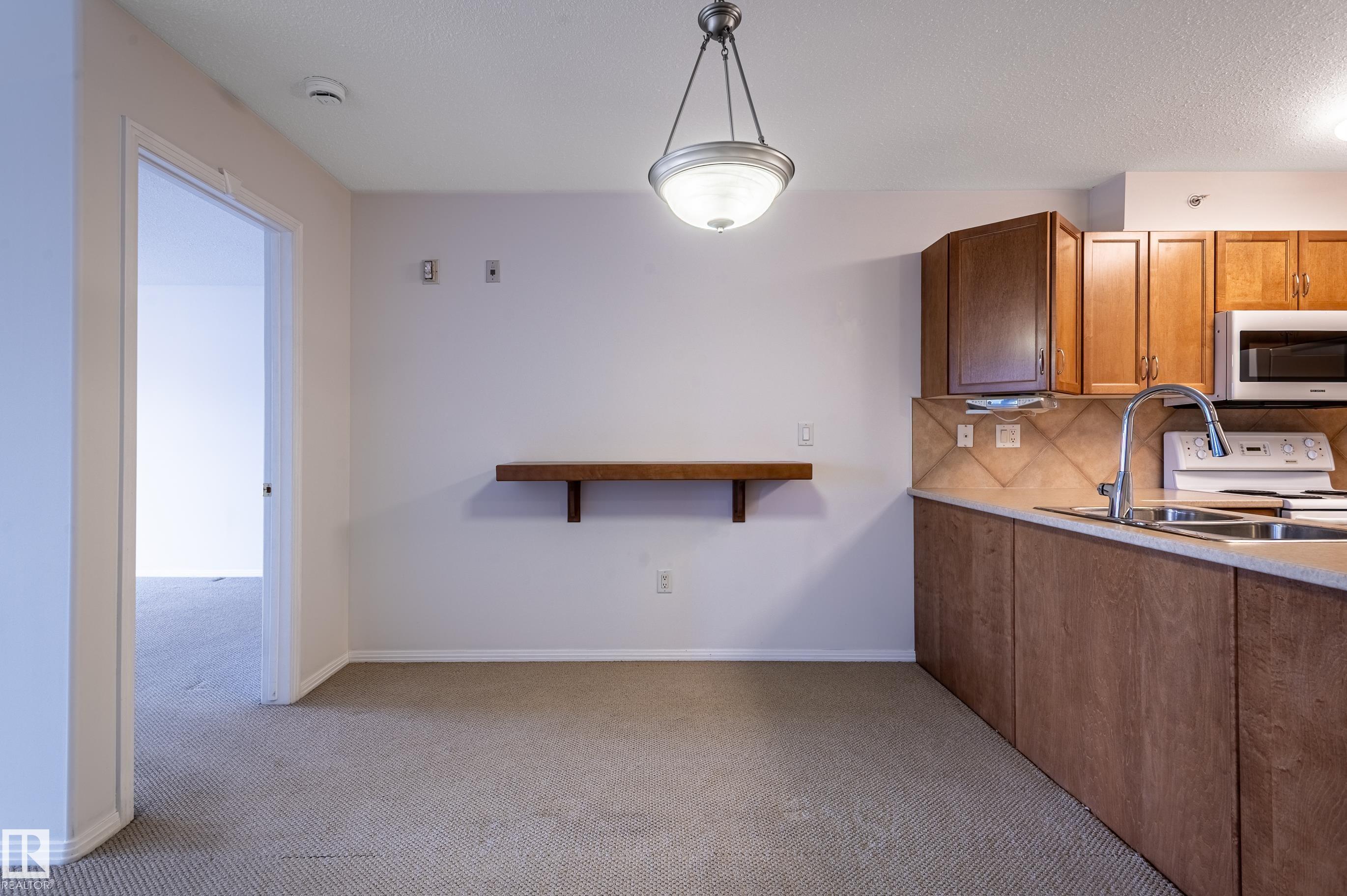 Photo 13 at 401 - 8912 156 Street NW, Meadowlark Park, Edmonton