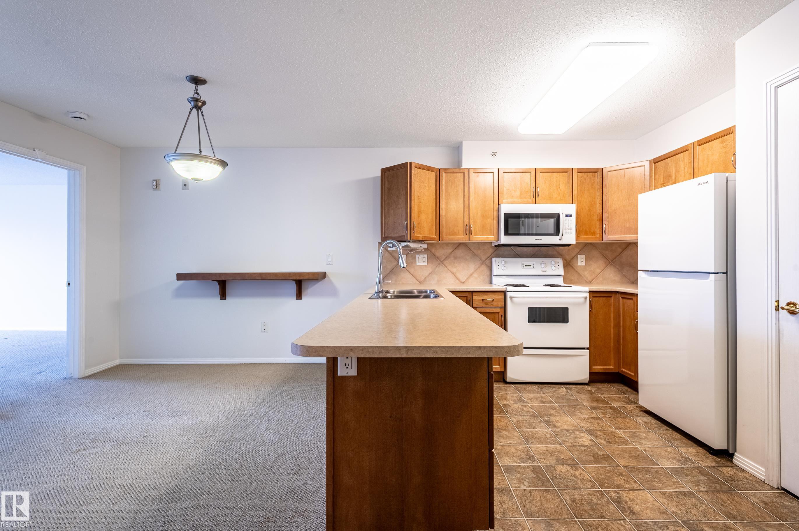 Photo 24 at 401 - 8912 156 Street NW, Meadowlark Park, Edmonton