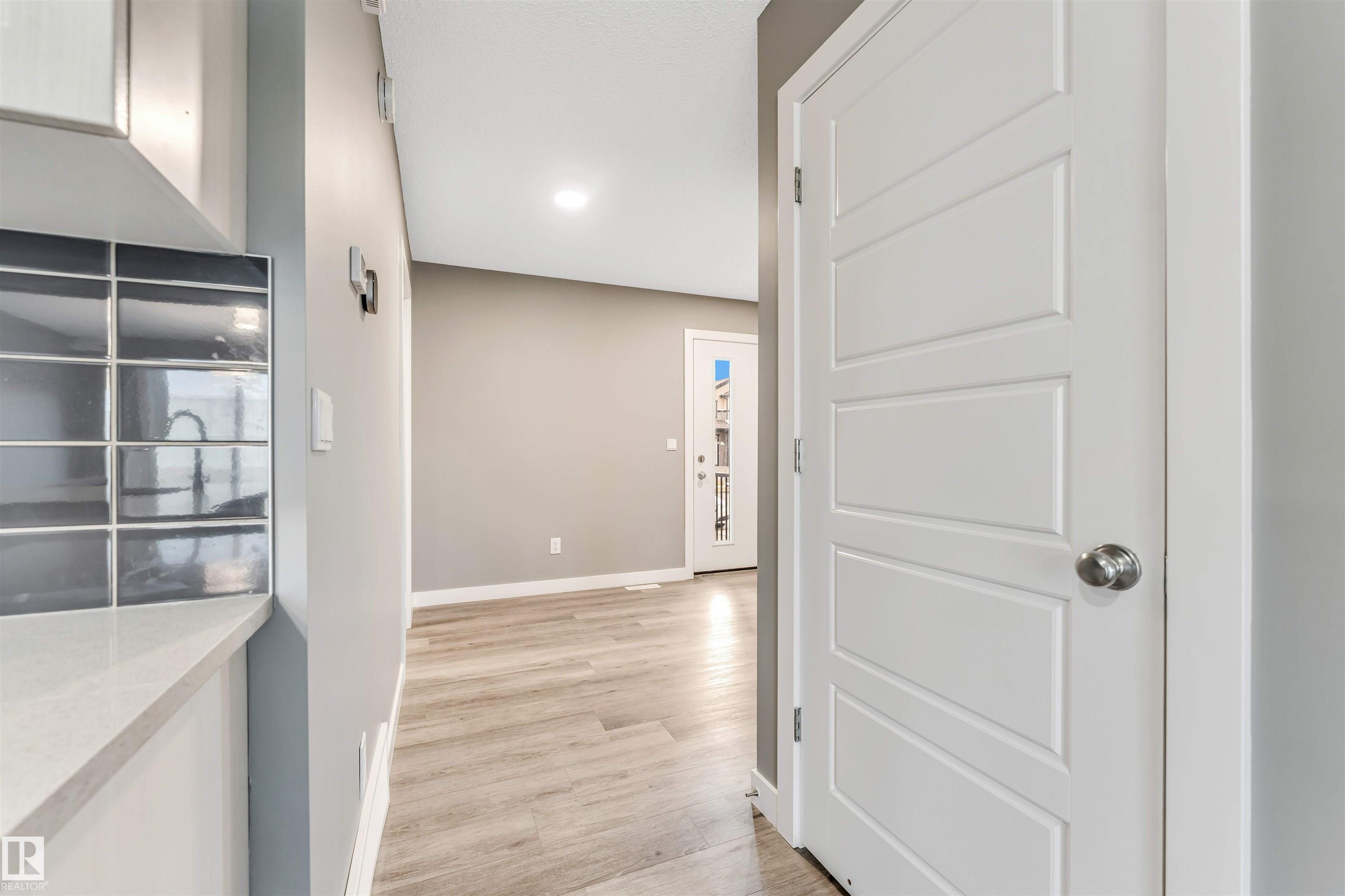 Photo 15 at 3617 2 Street NW, Maple Crest, Edmonton