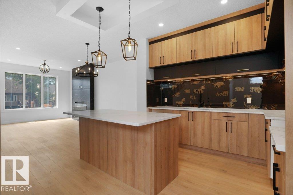 Photo 10 at 10946 62 Avenue NW, Parkallen, Edmonton