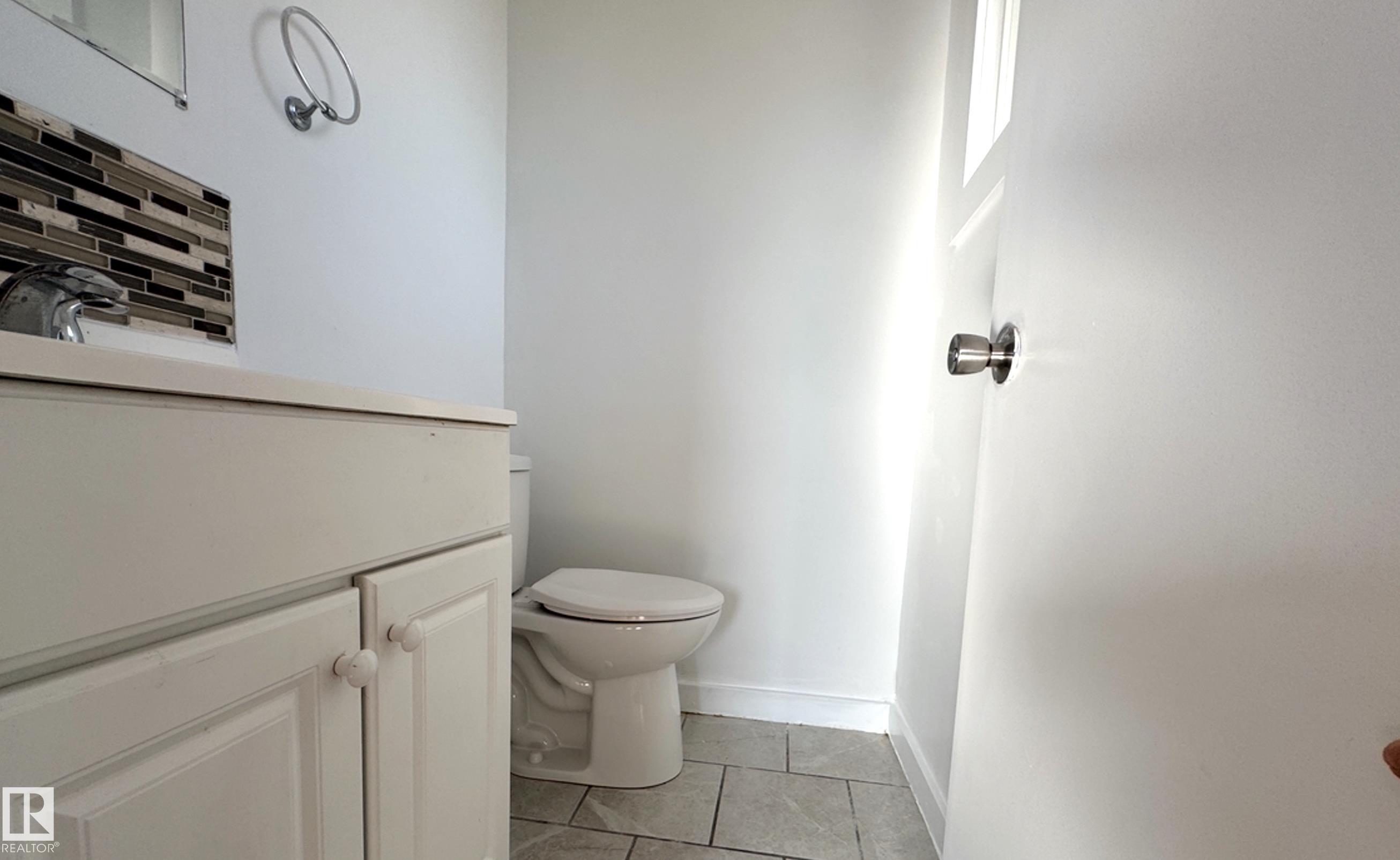 Photo 17 at 8815 140 Avenue NW, Northmount, Edmonton