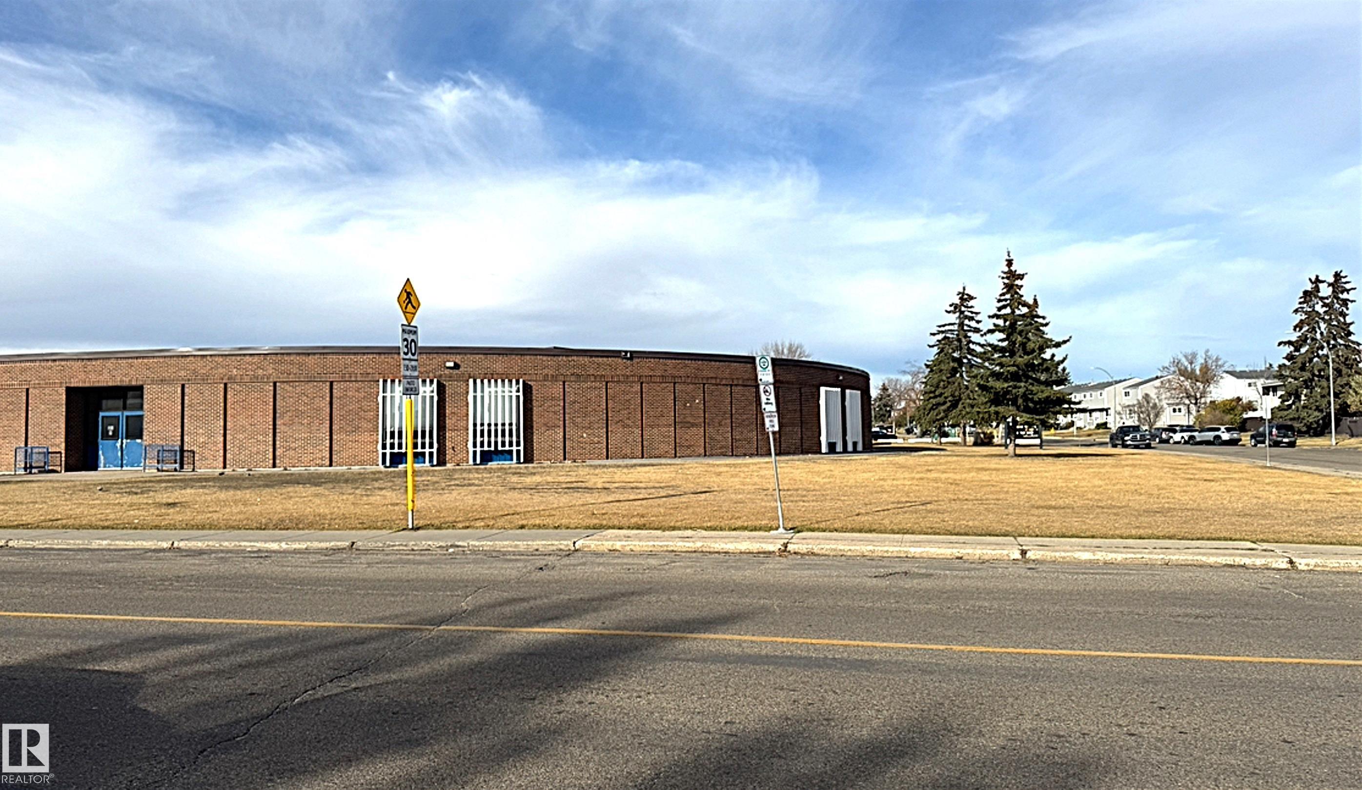 Photo 24 at 8815 140 Avenue NW, Northmount, Edmonton