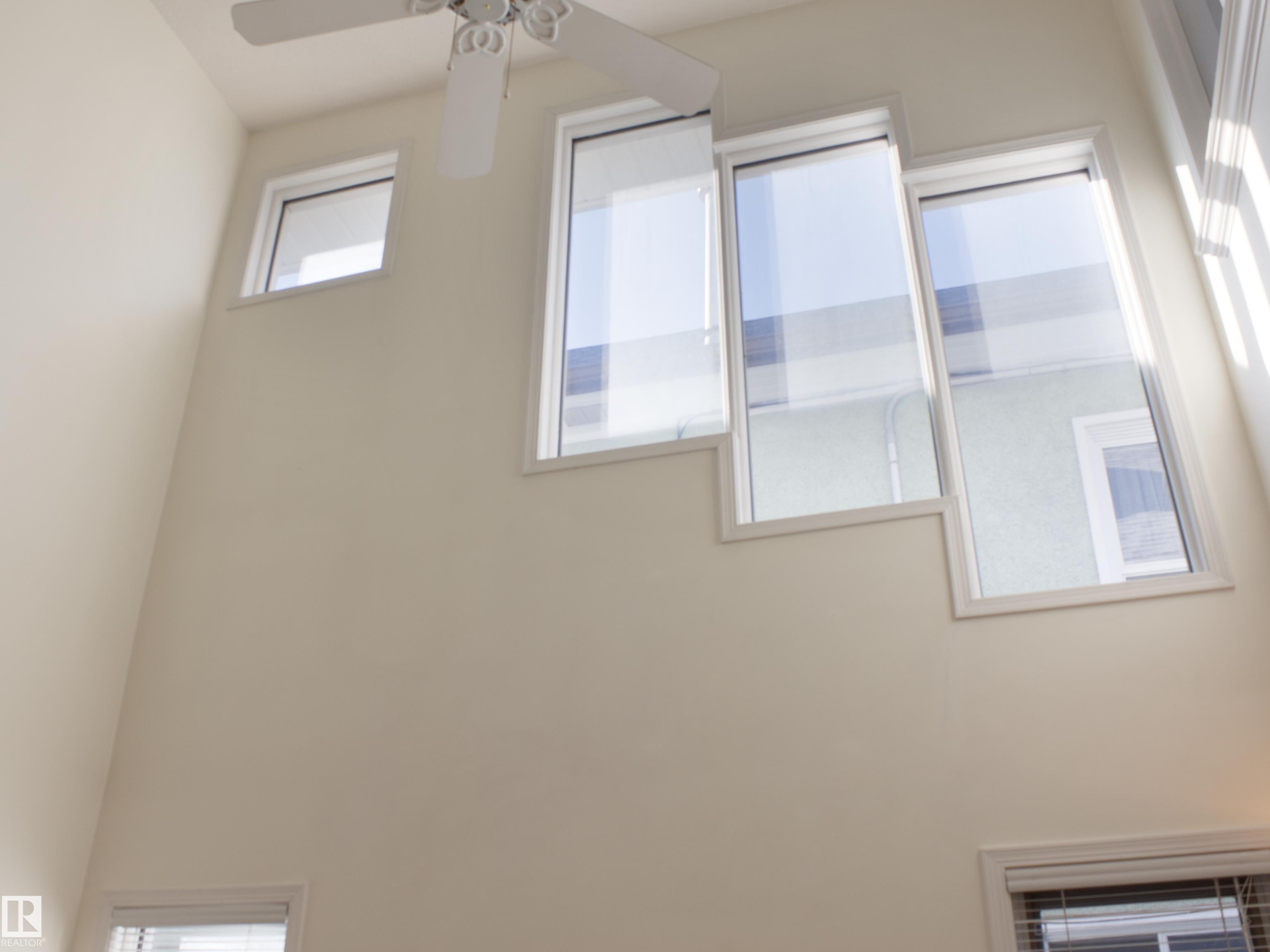 Photo 12 at 9130 77 Avenue NW, King Edward Park, Edmonton