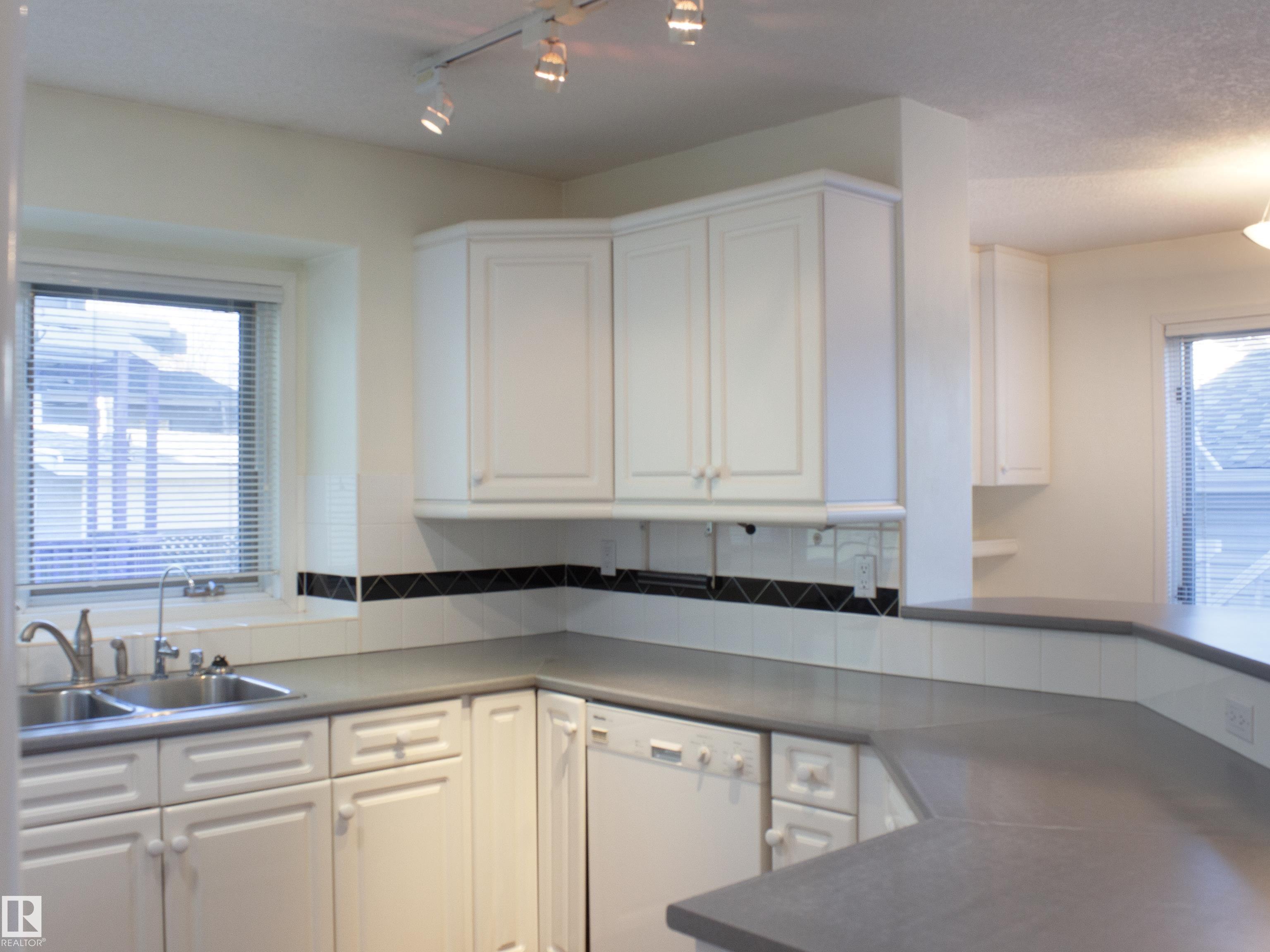 Photo 19 at 9130 77 Avenue NW, King Edward Park, Edmonton