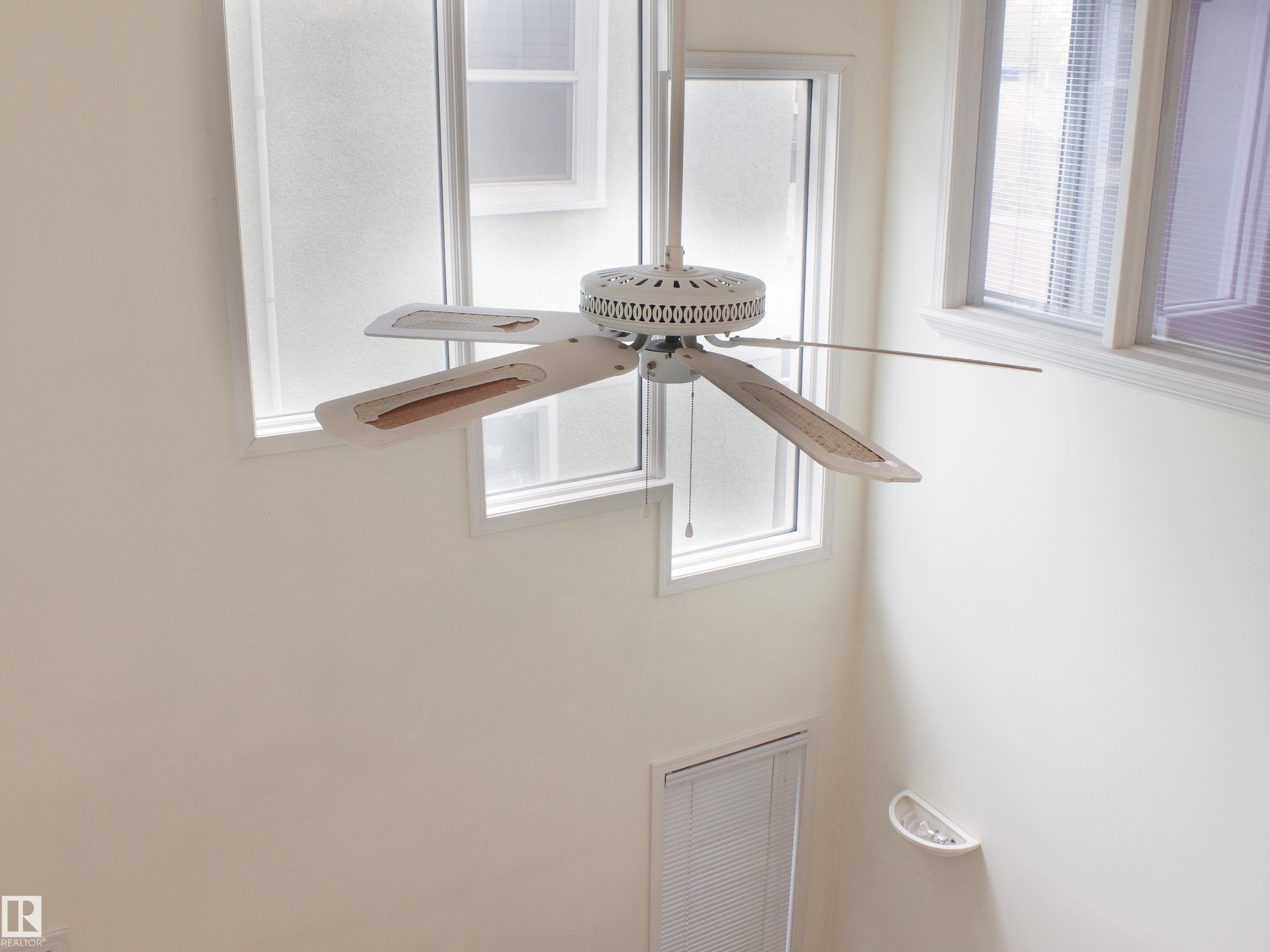 Photo 30 at 9130 77 Avenue NW, King Edward Park, Edmonton