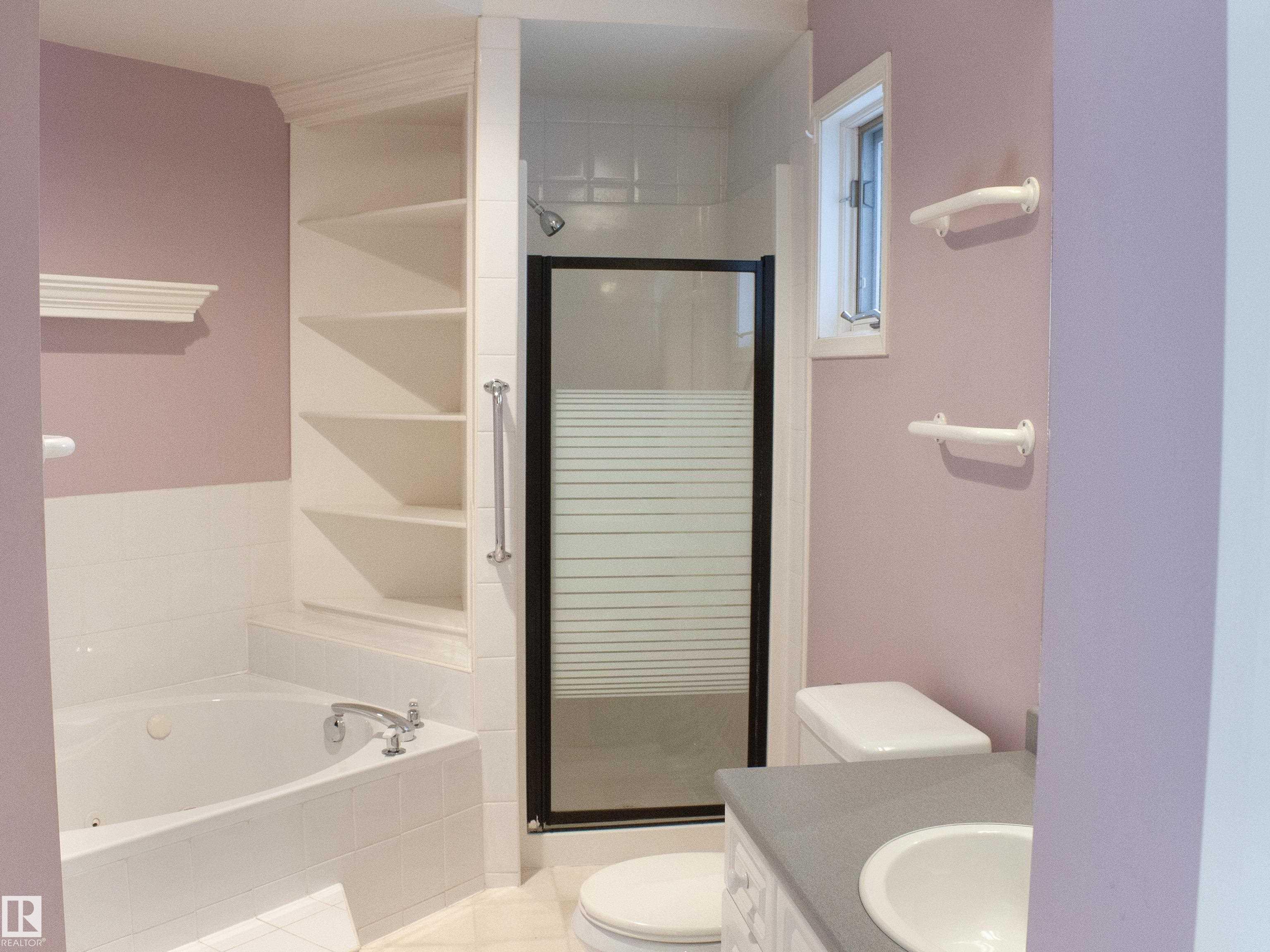 Photo 31 at 9130 77 Avenue NW, King Edward Park, Edmonton