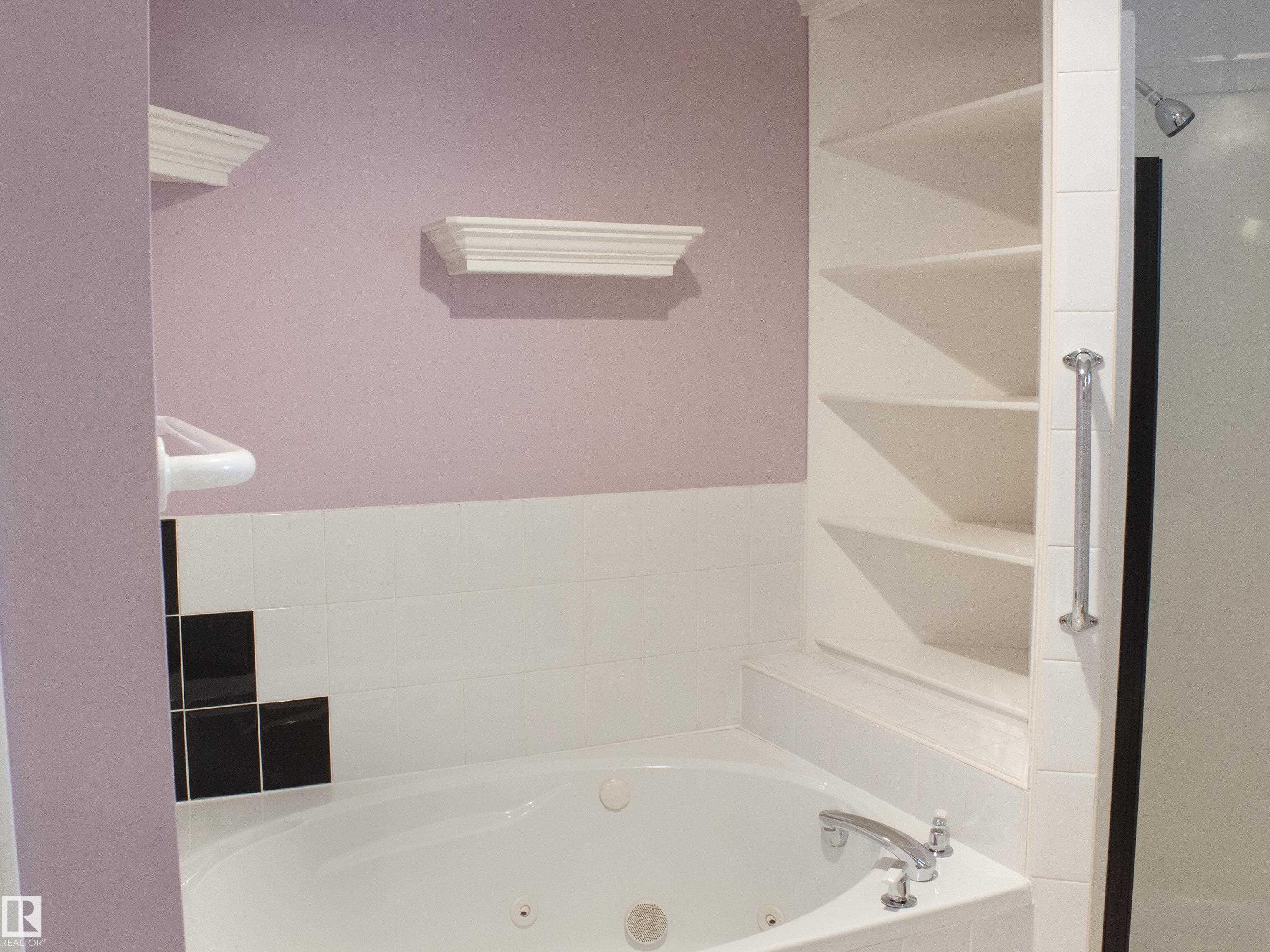 Photo 33 at 9130 77 Avenue NW, King Edward Park, Edmonton