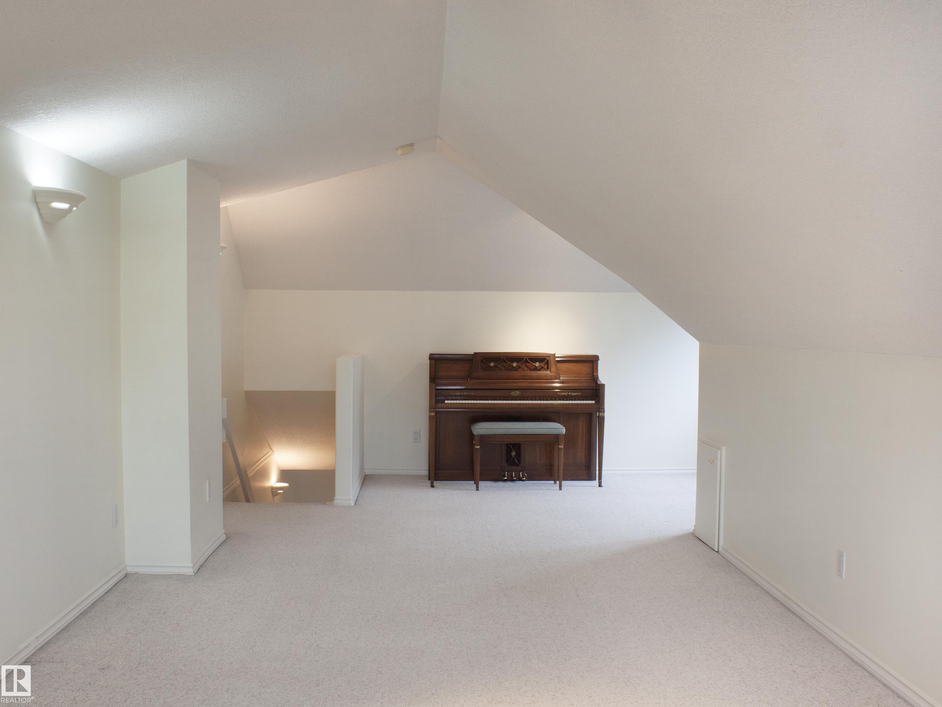 Photo 38 at 9130 77 Avenue NW, King Edward Park, Edmonton