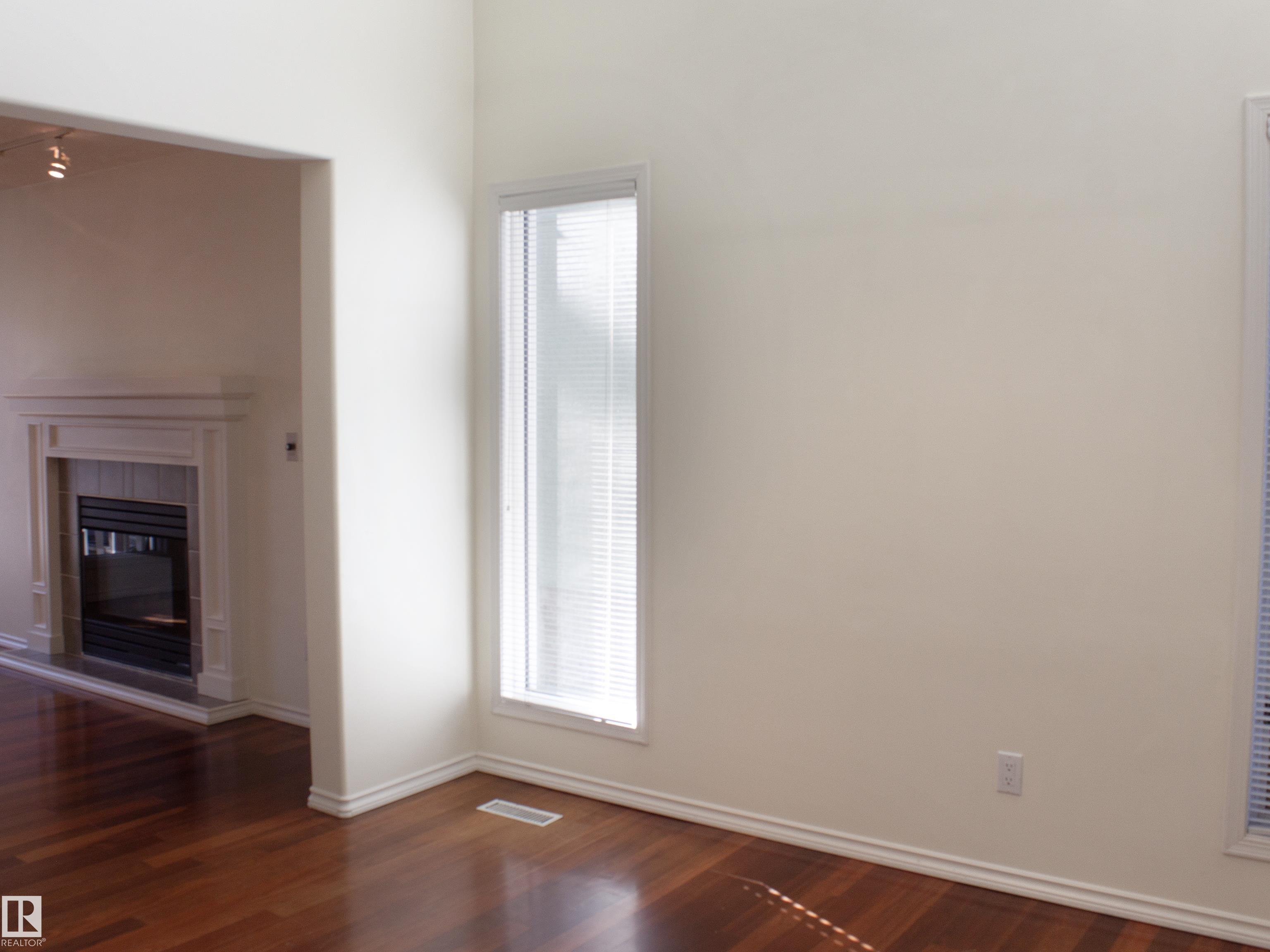 Photo 9 at 9130 77 Avenue NW, King Edward Park, Edmonton