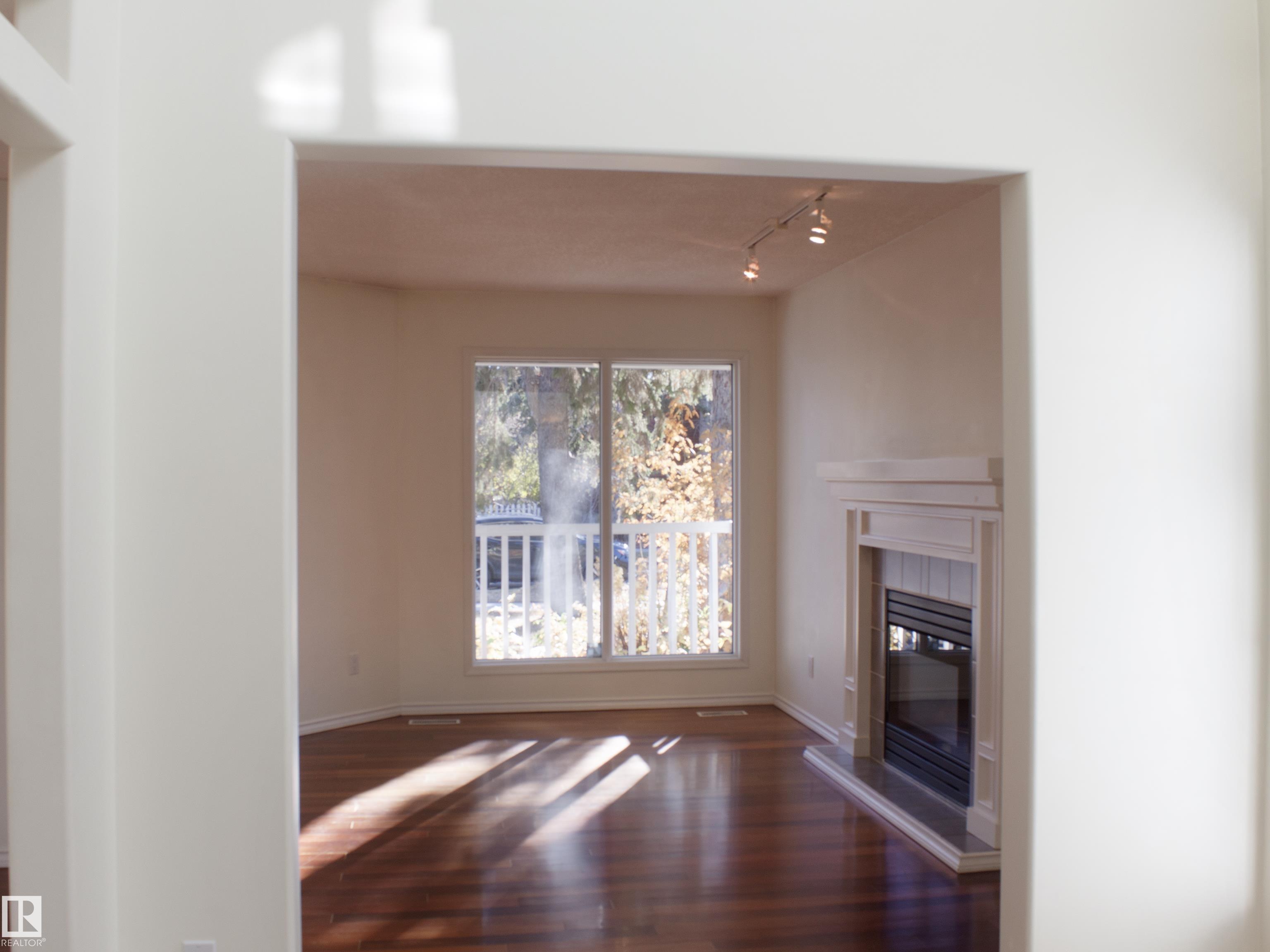 Photo 10 at 9130 77 Avenue NW, King Edward Park, Edmonton