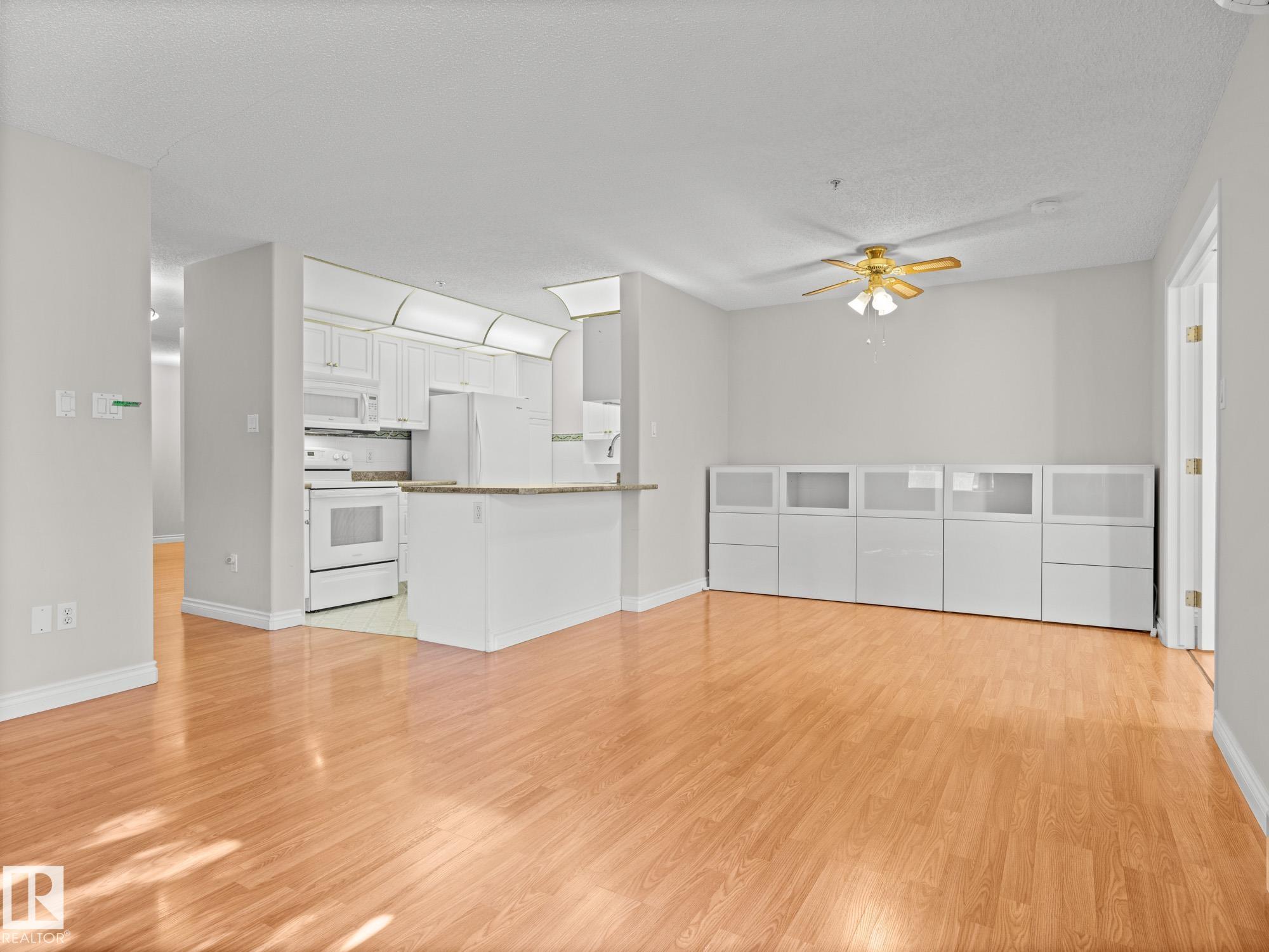 Photo 7 at 126 - 10511 42 Avenue NW, Rideau Park, Edmonton