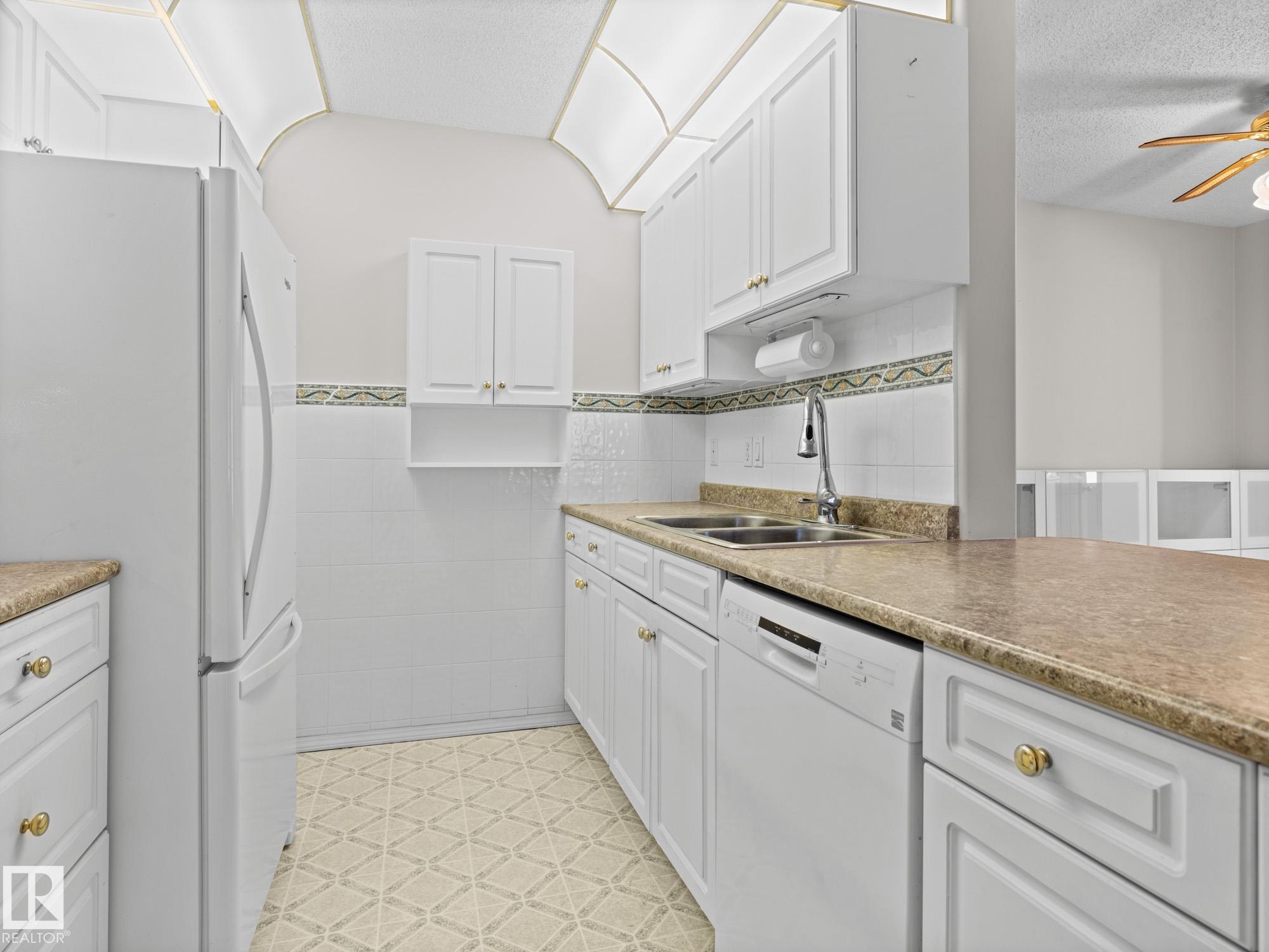 Photo 9 at 126 - 10511 42 Avenue NW, Rideau Park, Edmonton