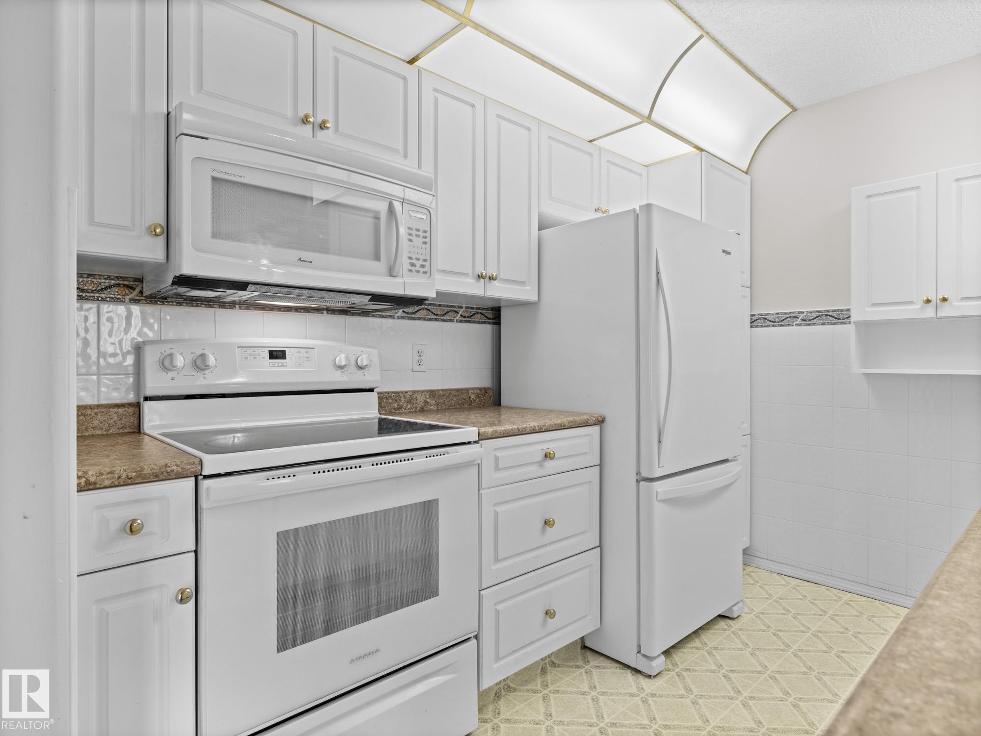 Photo 10 at 126 - 10511 42 Avenue NW, Rideau Park, Edmonton