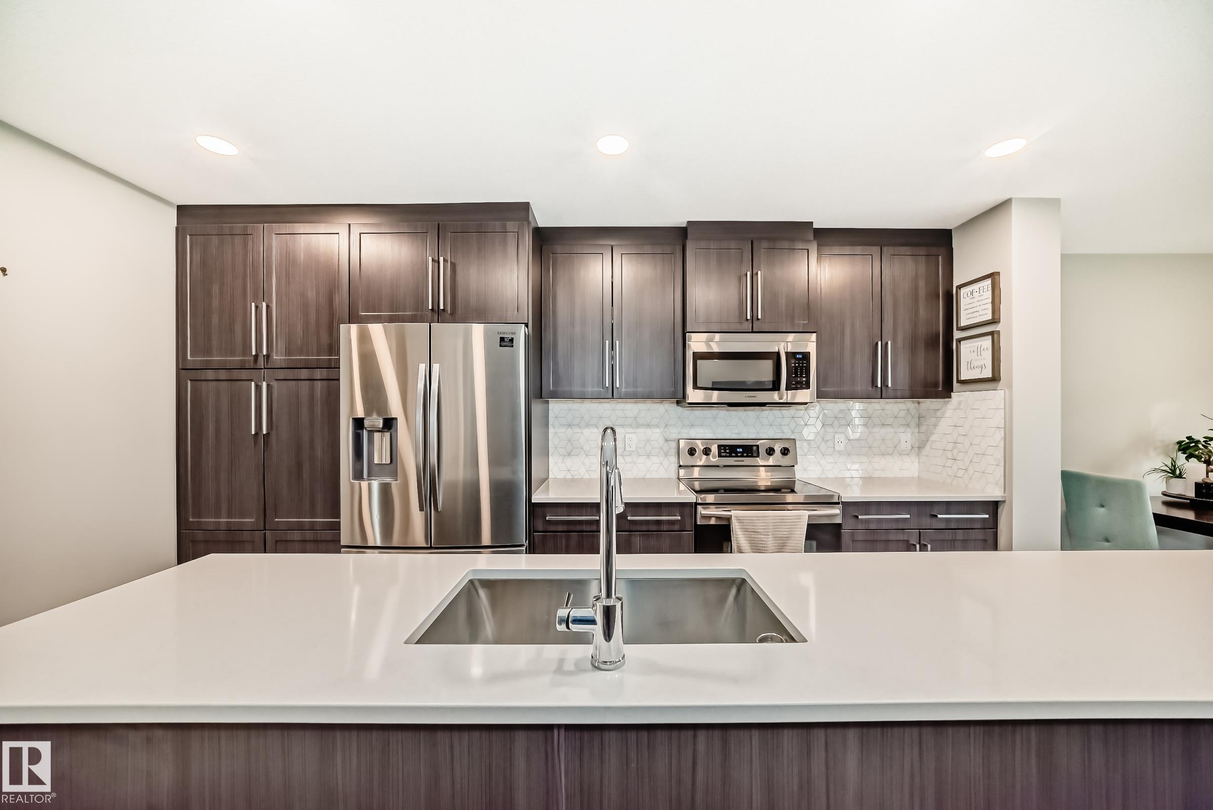 Photo 10 at 233 40a Avenue NW, Maple Crest, Edmonton